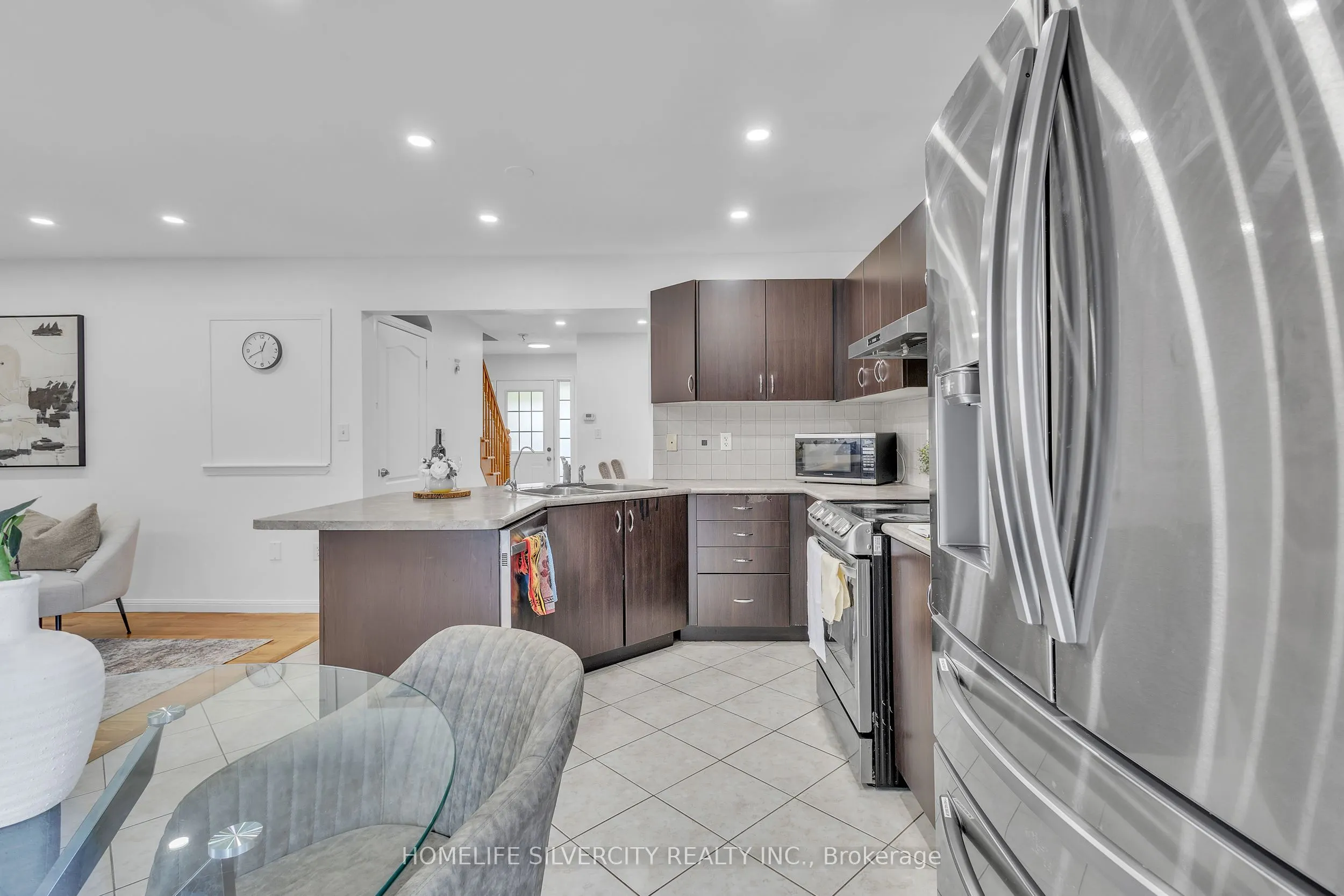28 Silverthorne Drive