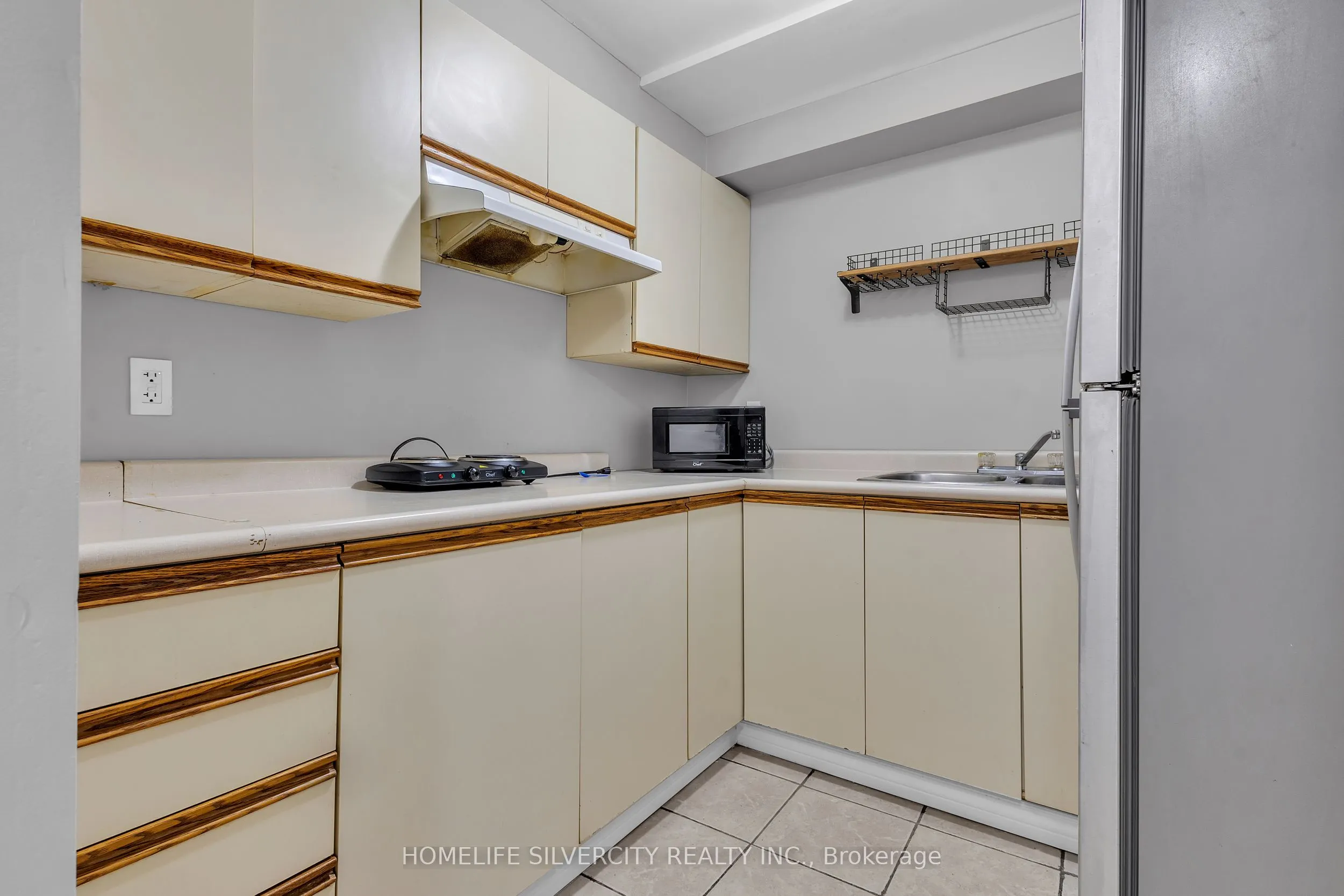 28 Silverthorne Drive
