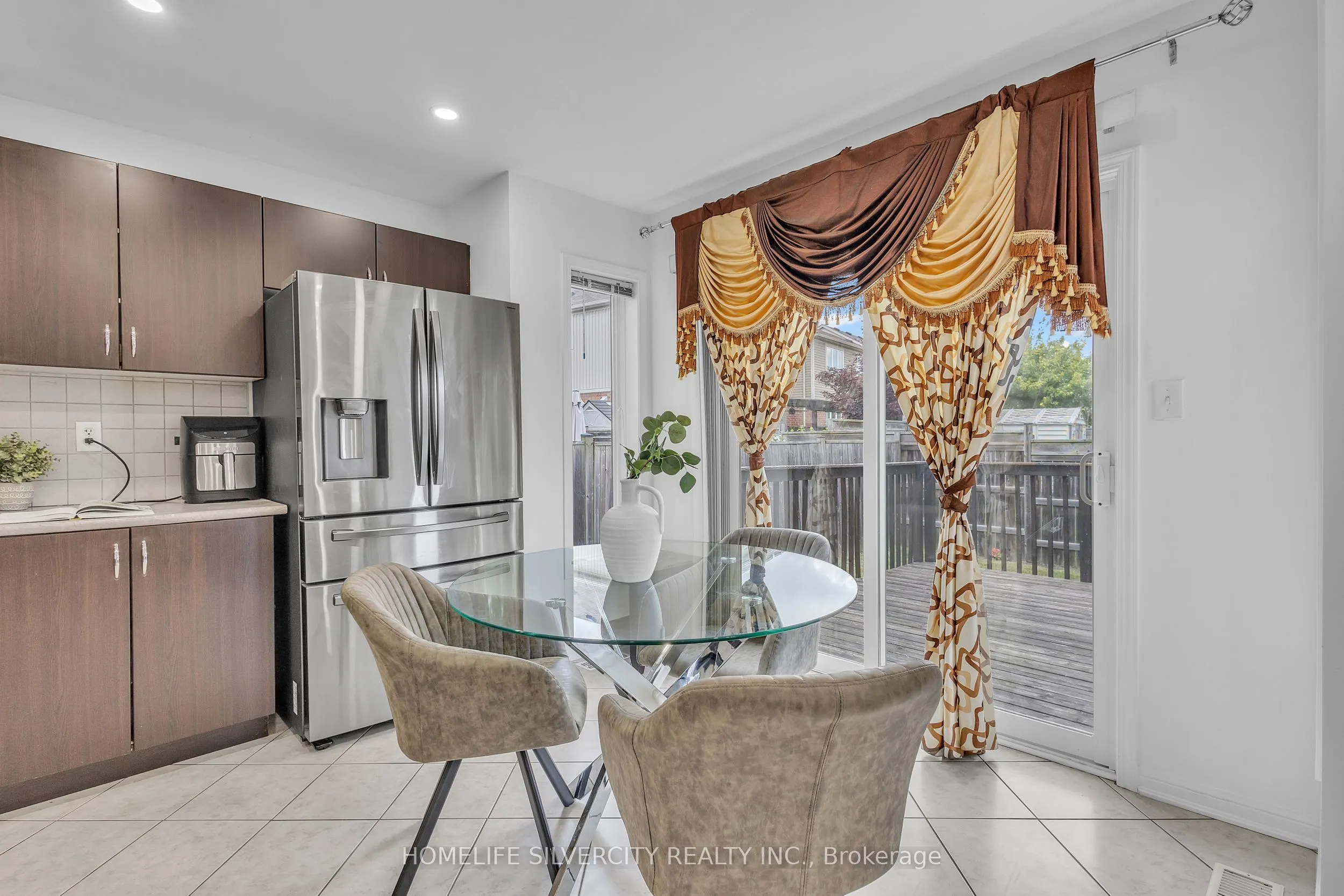 28 Silverthorne Drive