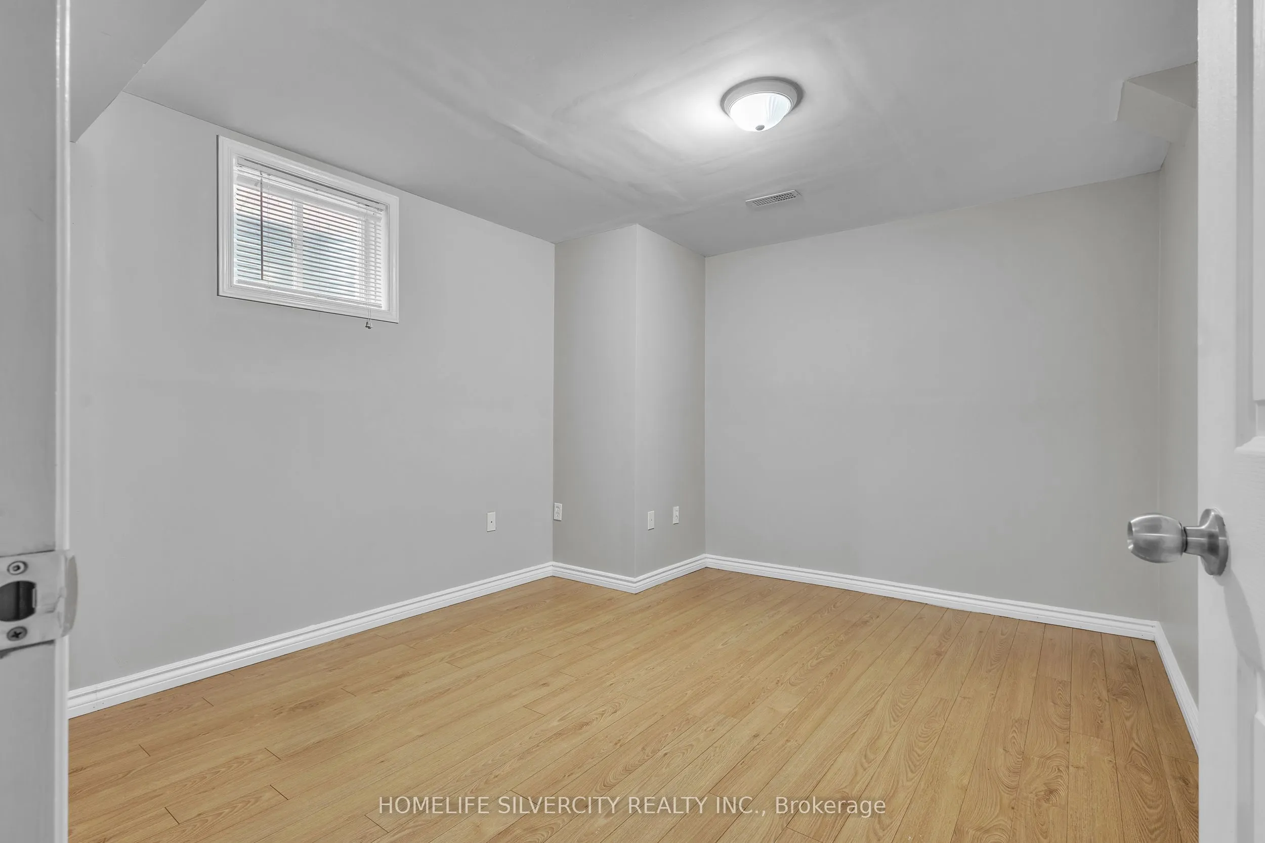 28 Silverthorne Drive
