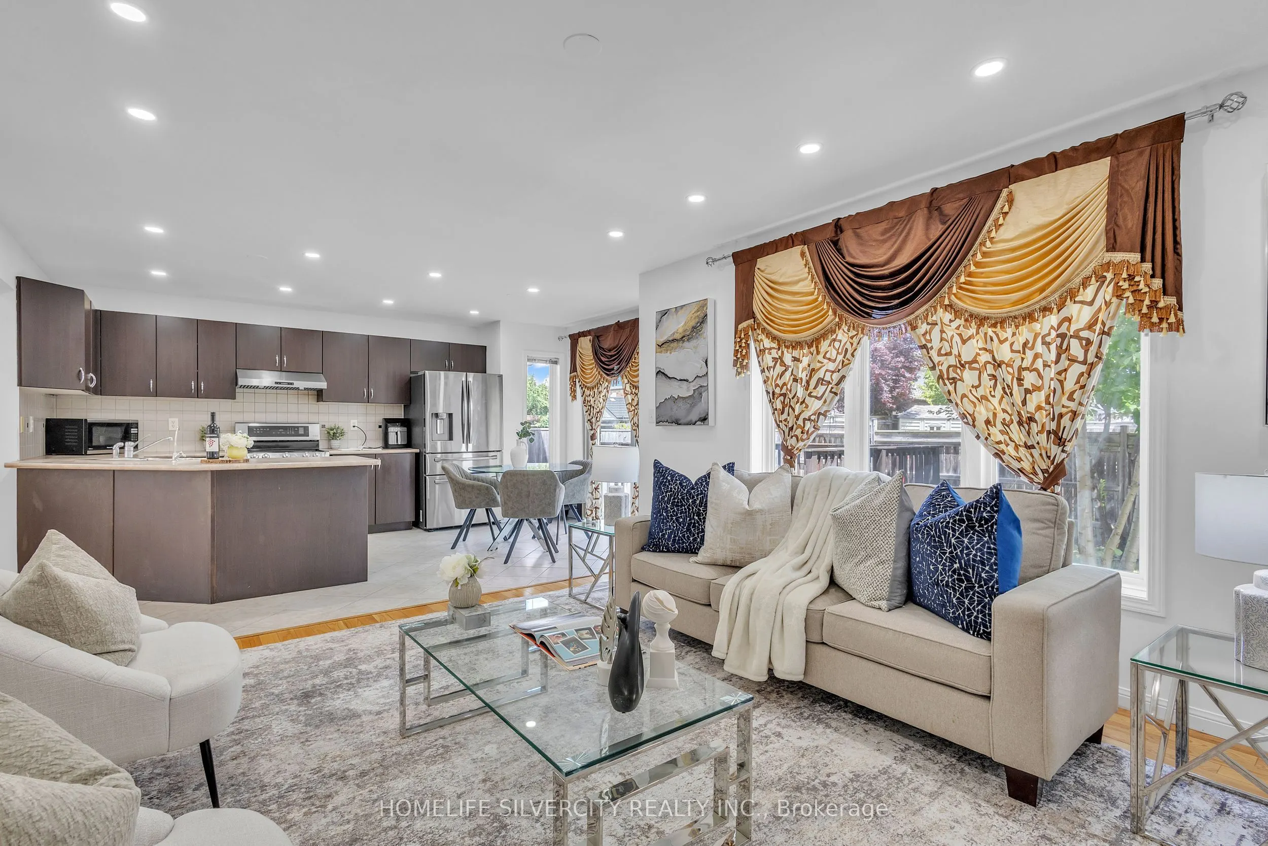 28 Silverthorne Drive