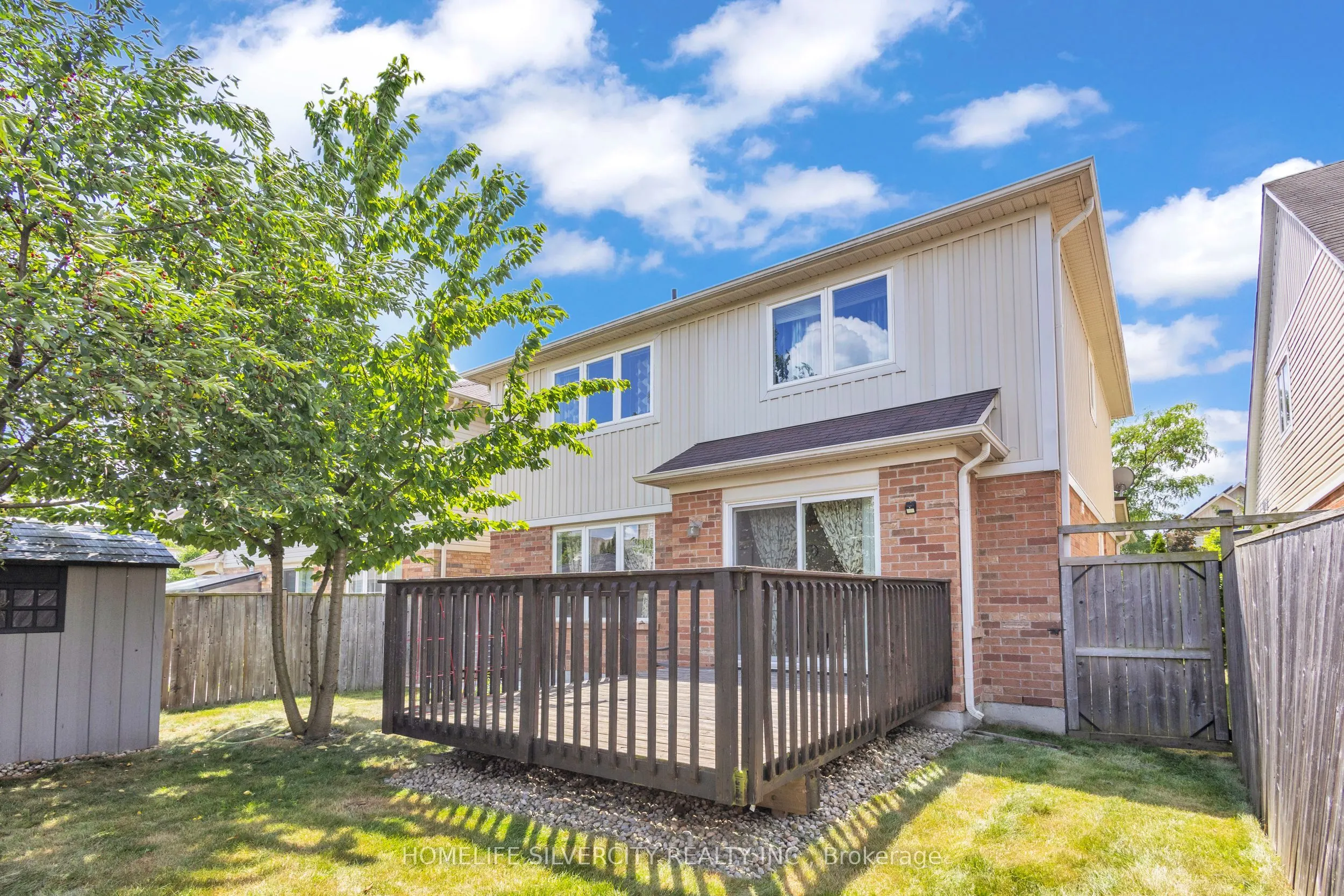 28 Silverthorne Drive
