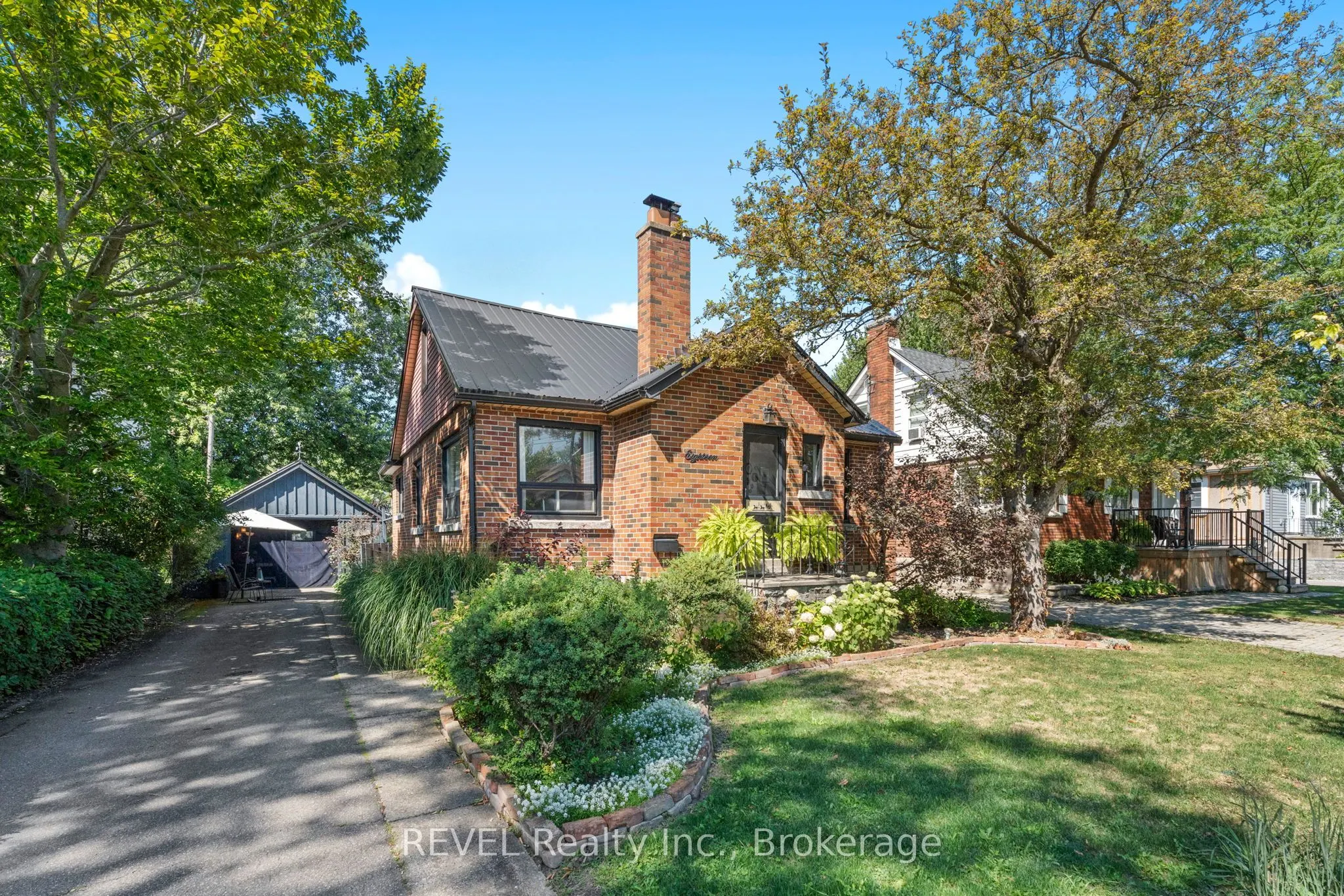 18 CLARE Avenue