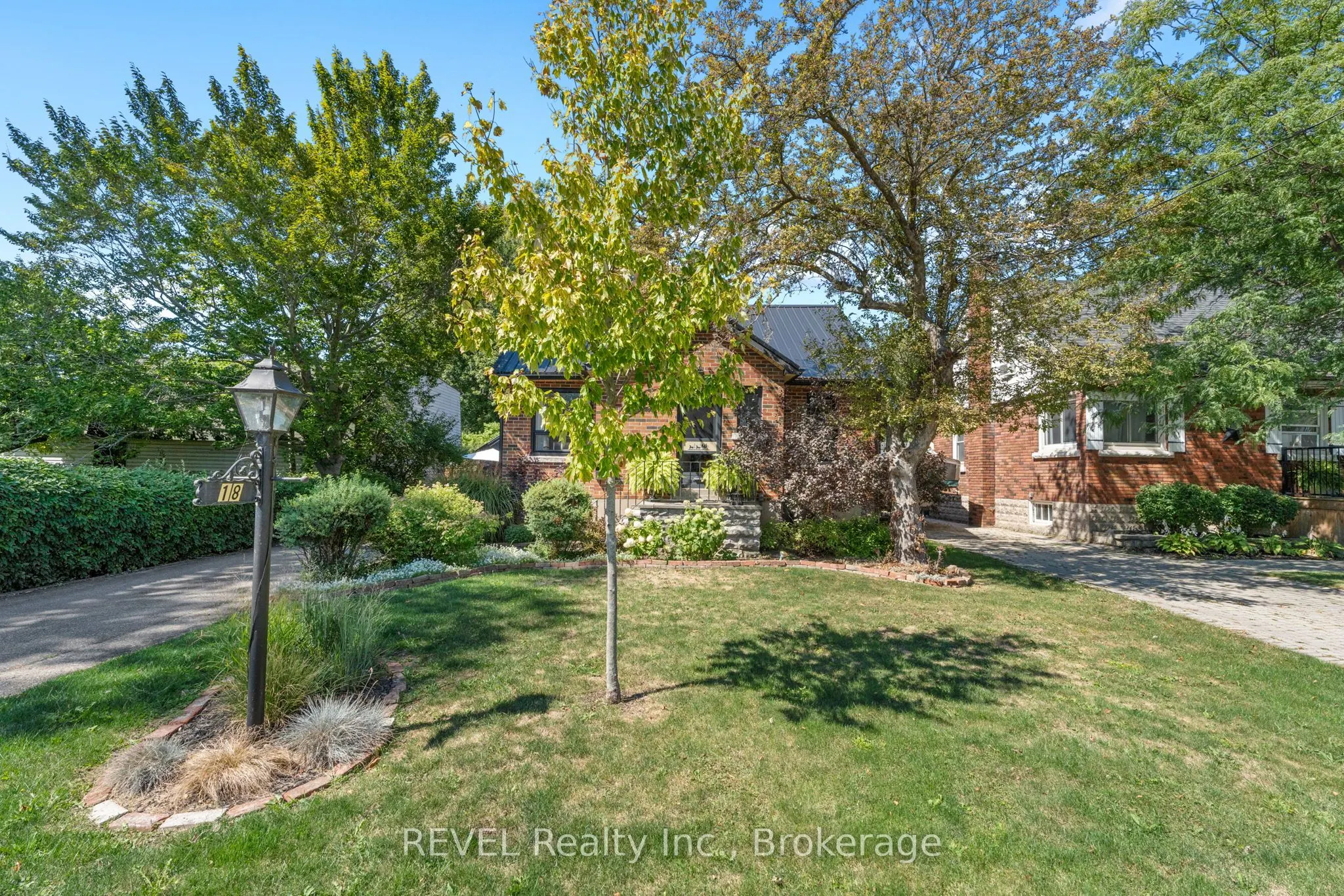 18 CLARE Avenue