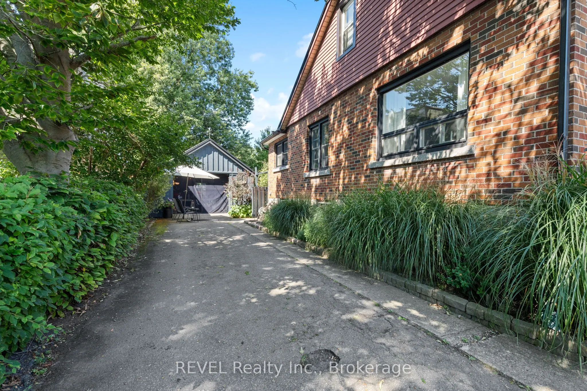 18 CLARE Avenue