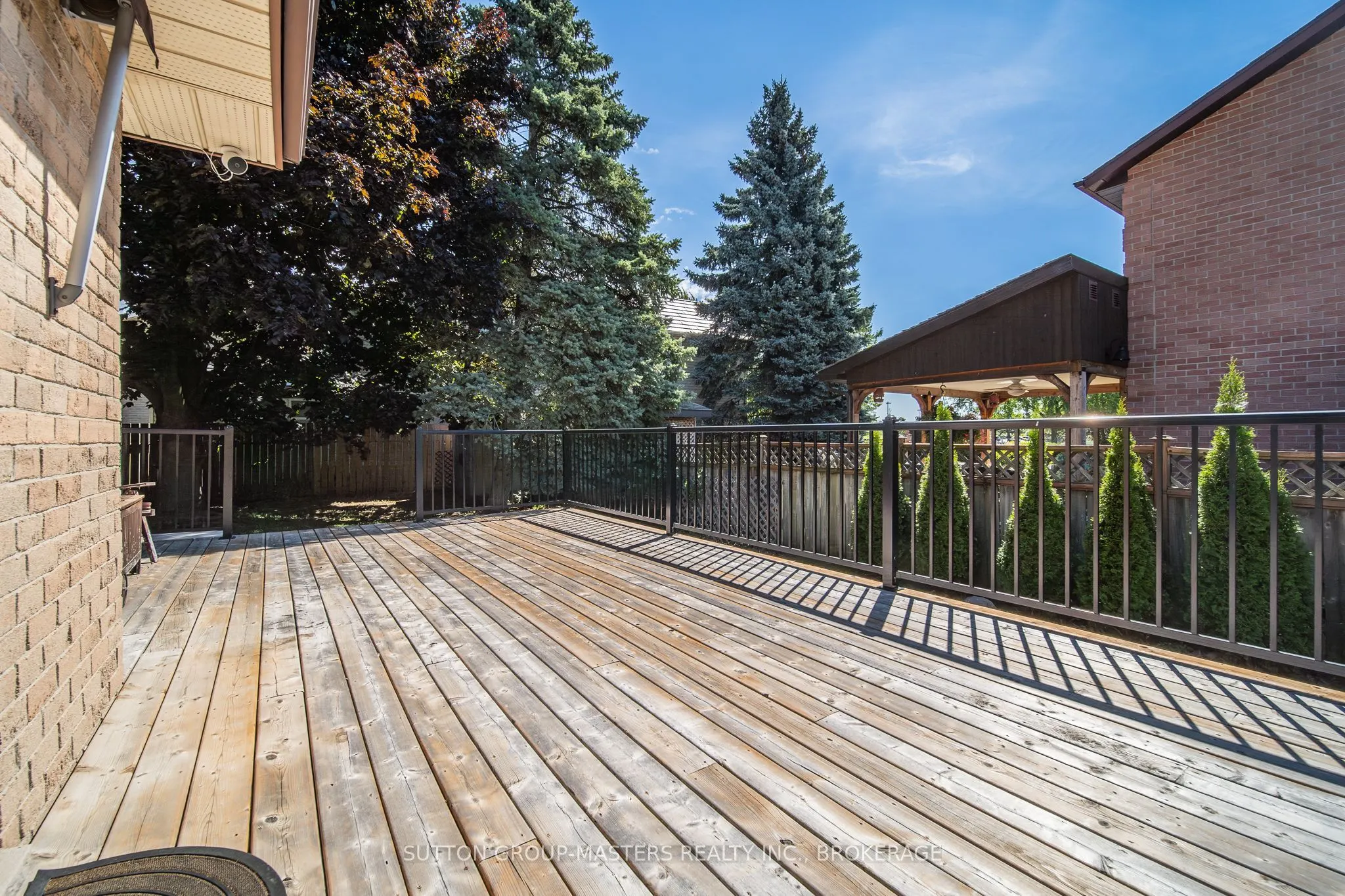 15 WINDFIELD Crescent