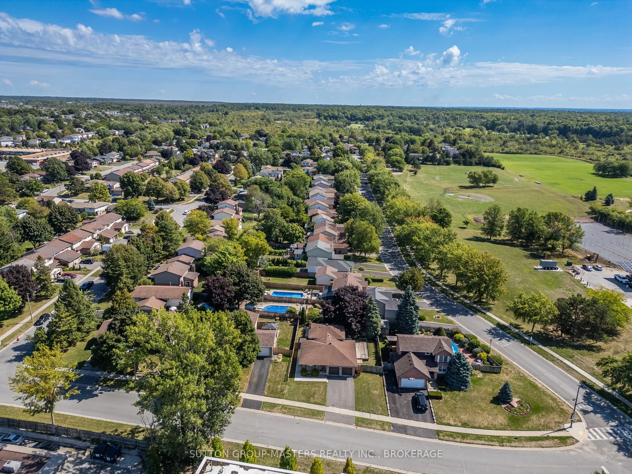 15 WINDFIELD Crescent