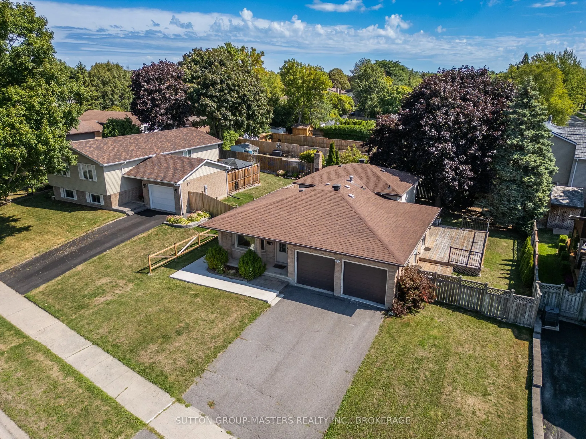 15 WINDFIELD Crescent