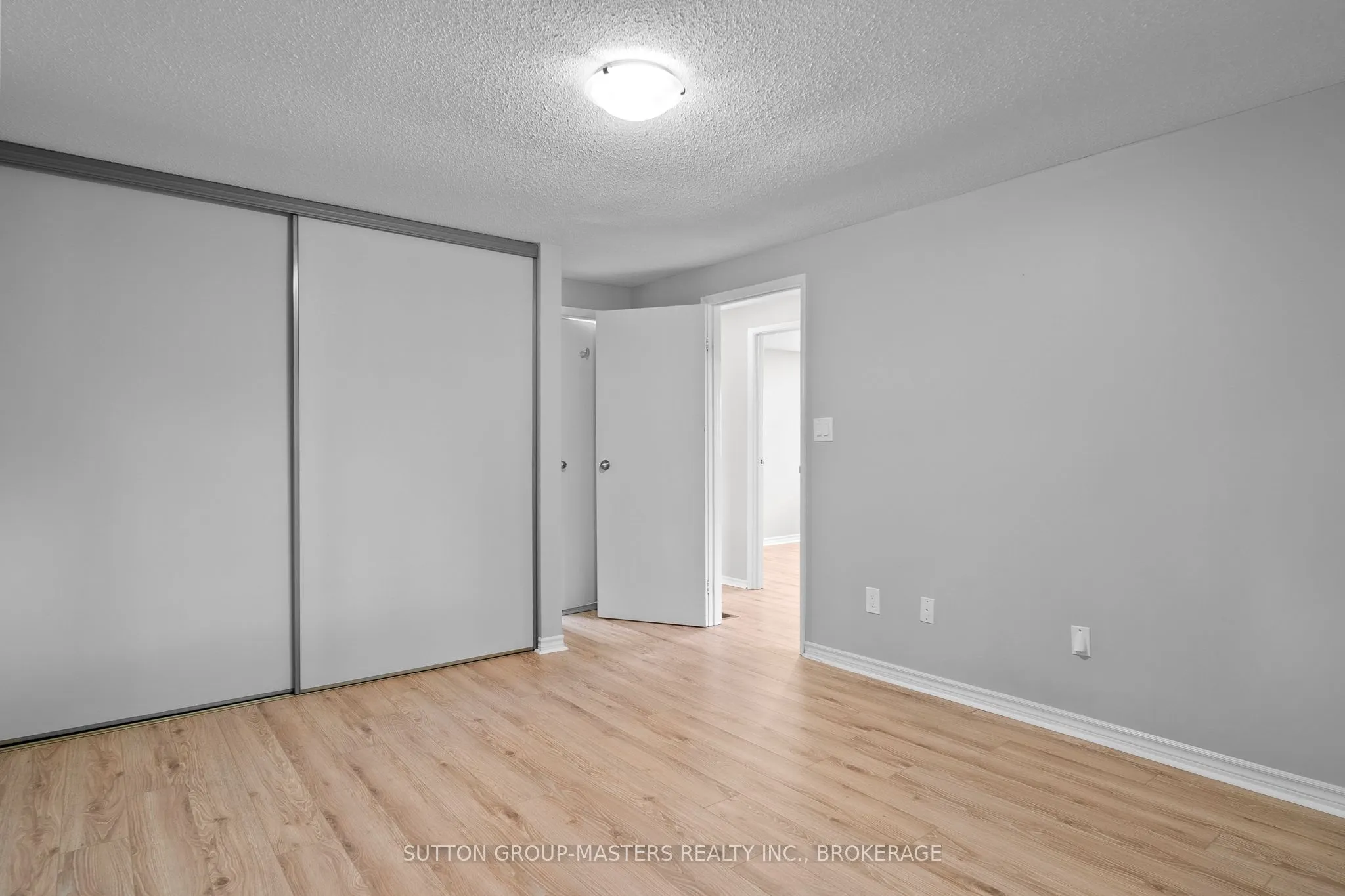 15 WINDFIELD Crescent