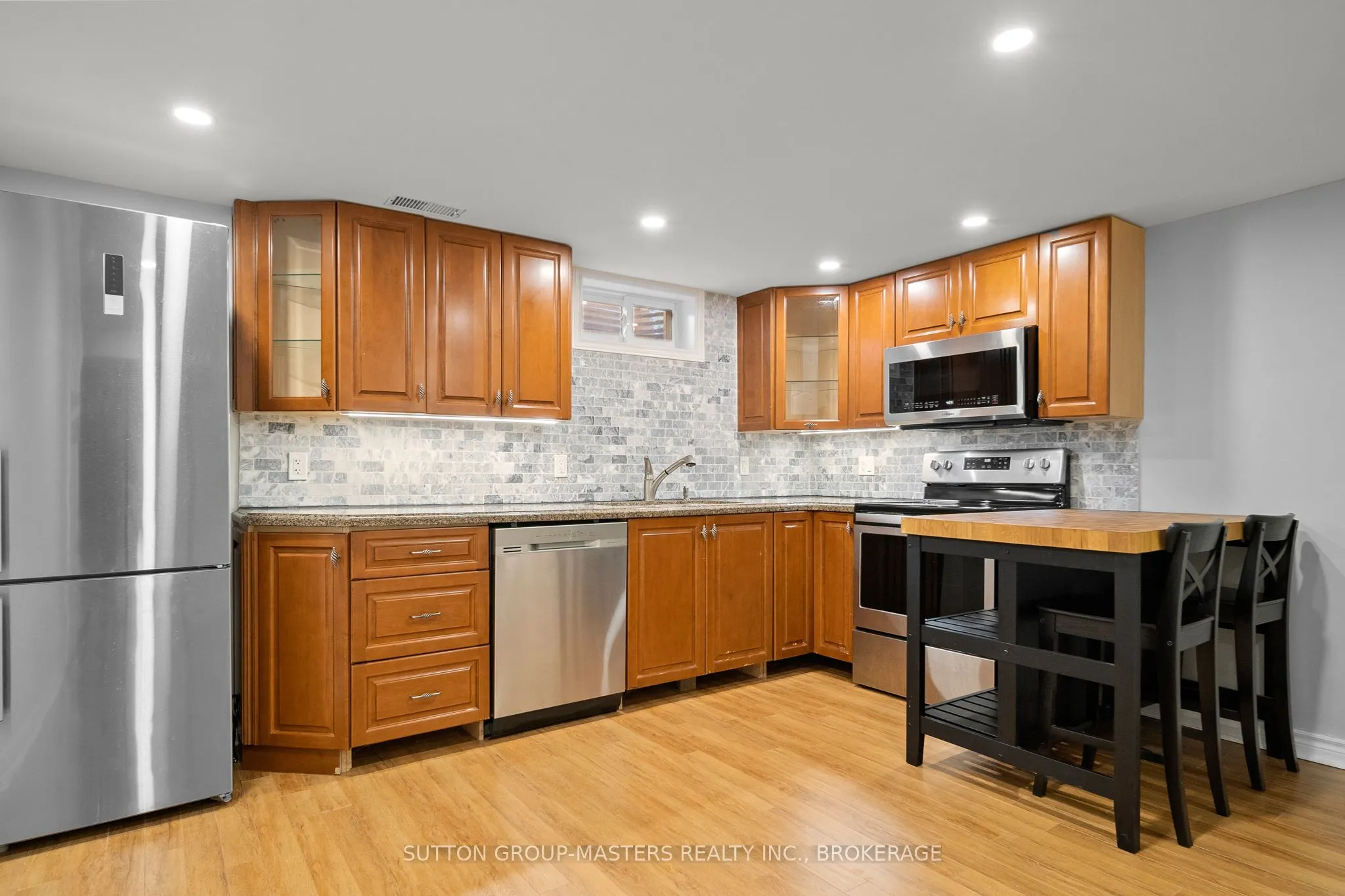 15 WINDFIELD Crescent
