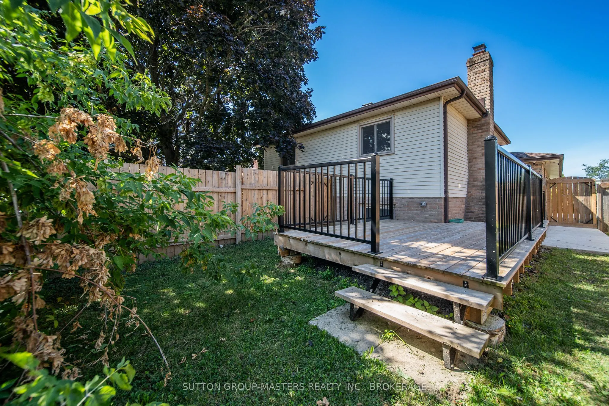 15 WINDFIELD Crescent
