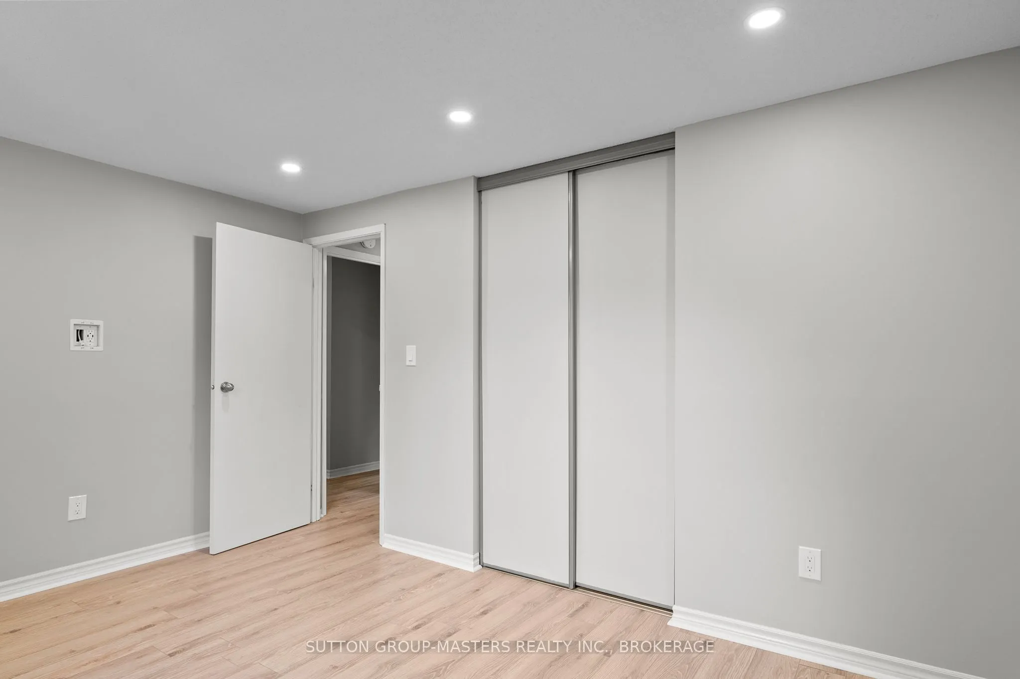 15 WINDFIELD Crescent