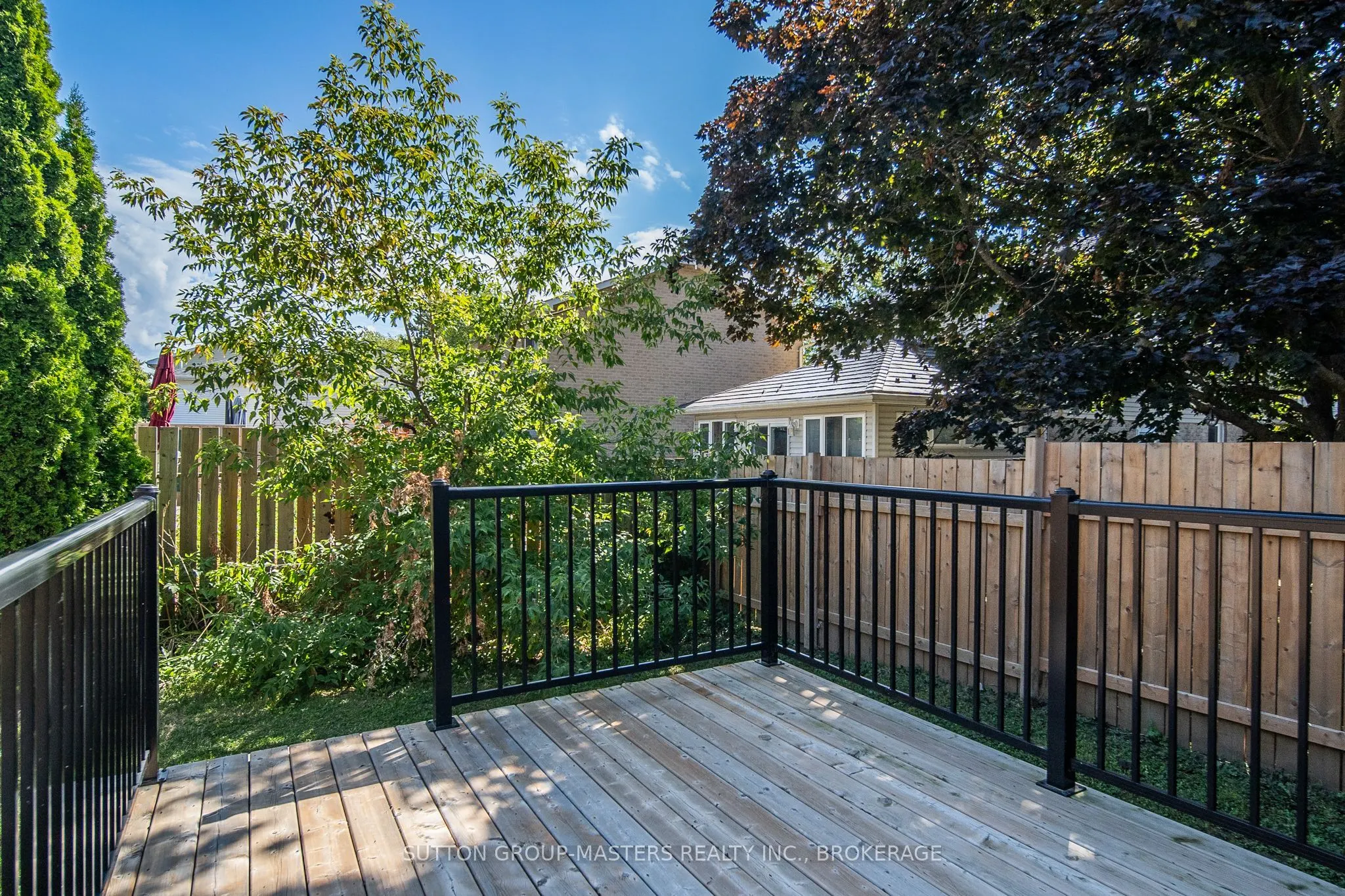 15 WINDFIELD Crescent