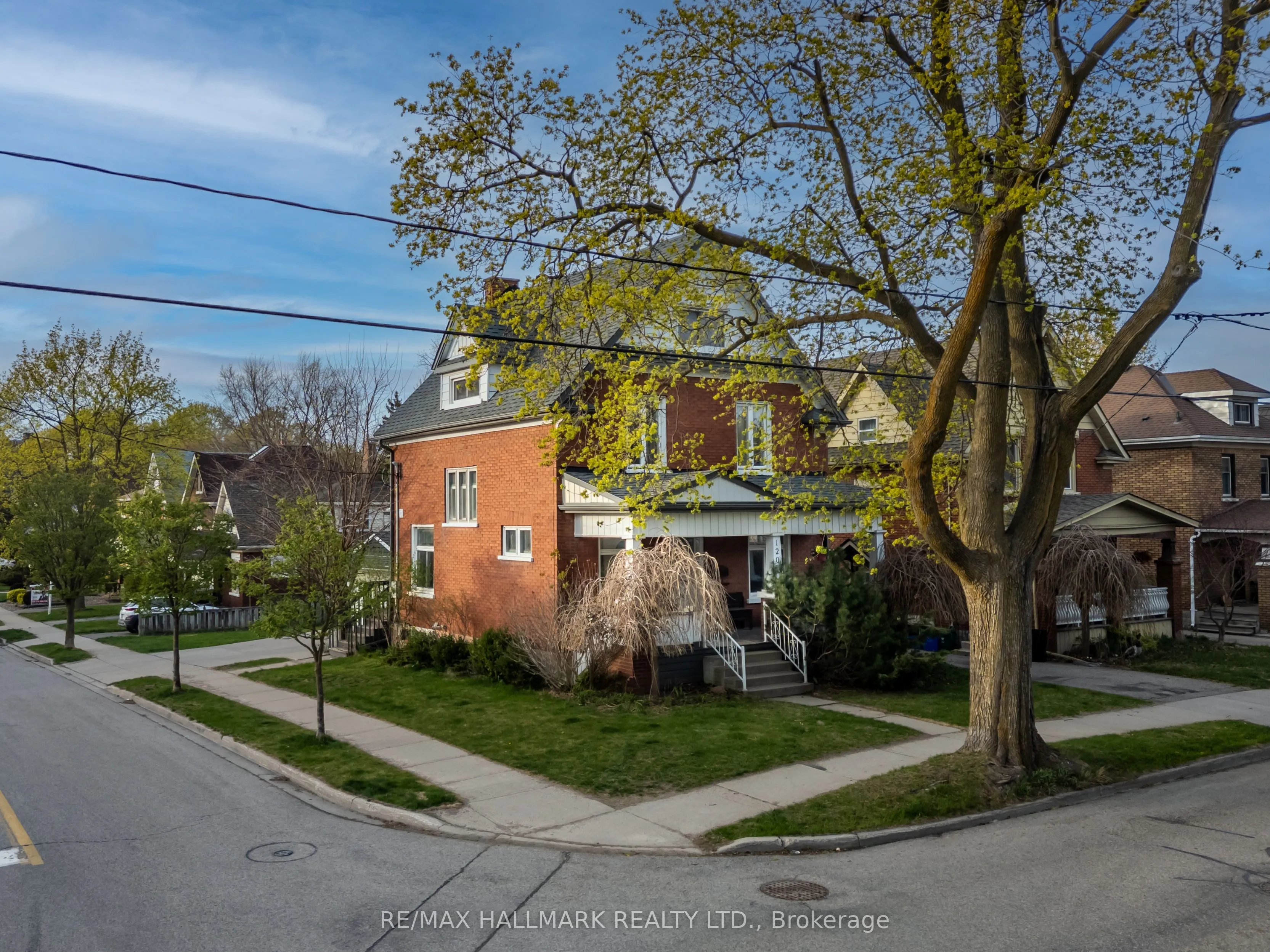120 Cameron Street N