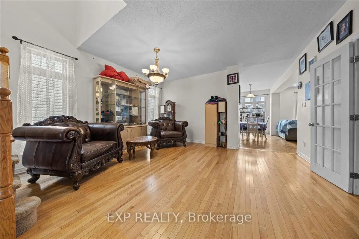 121 Daglan Crescent