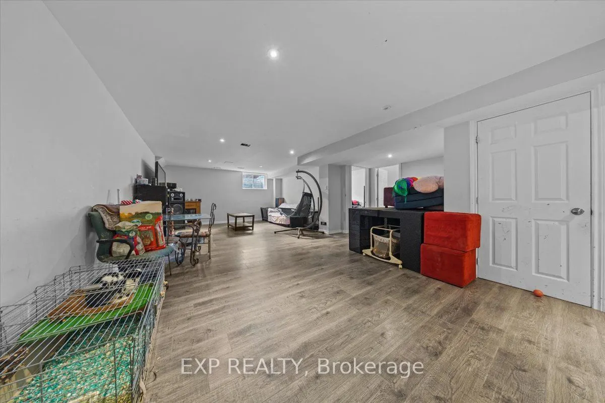 121 Daglan Crescent