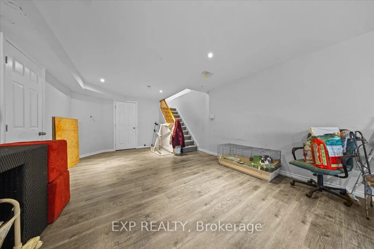 121 Daglan Crescent