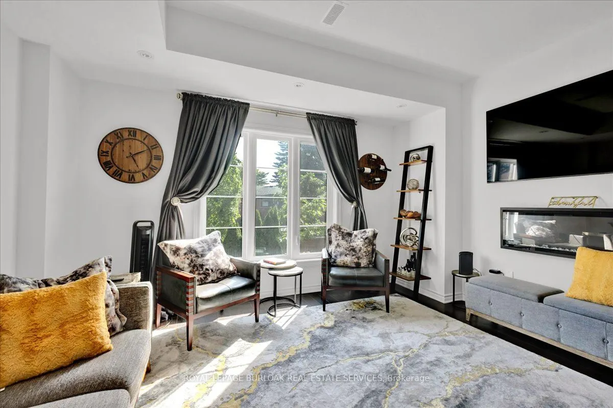 383 Dundas Street E, #26