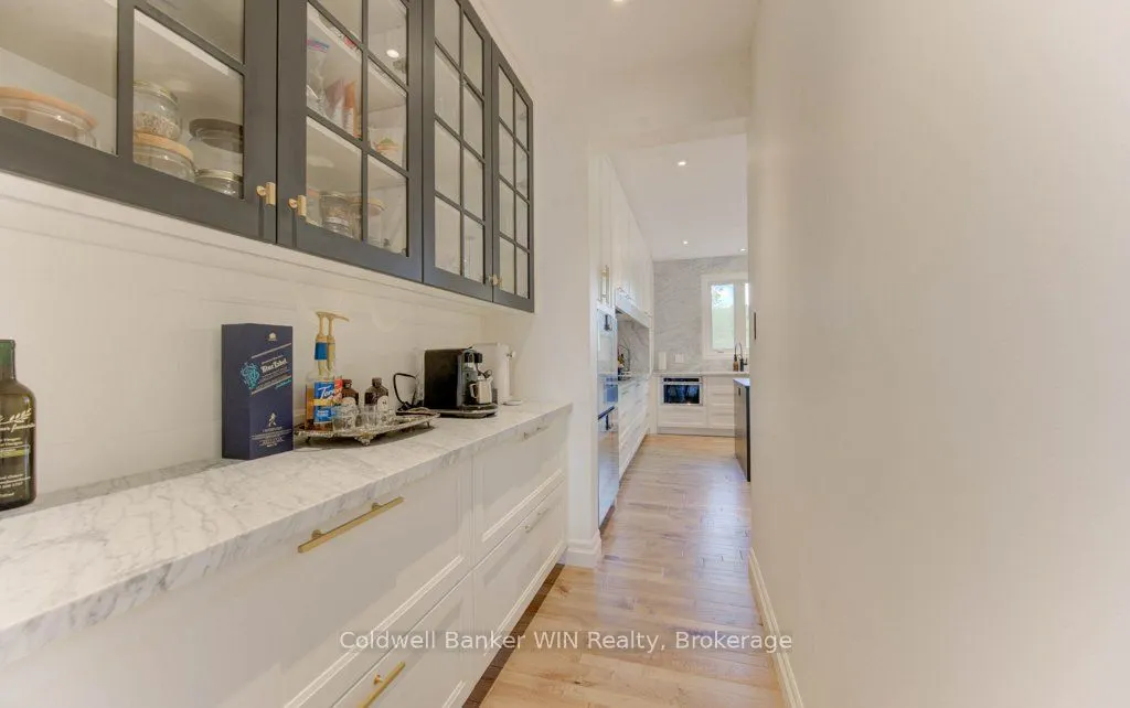 422 Rideau River Street