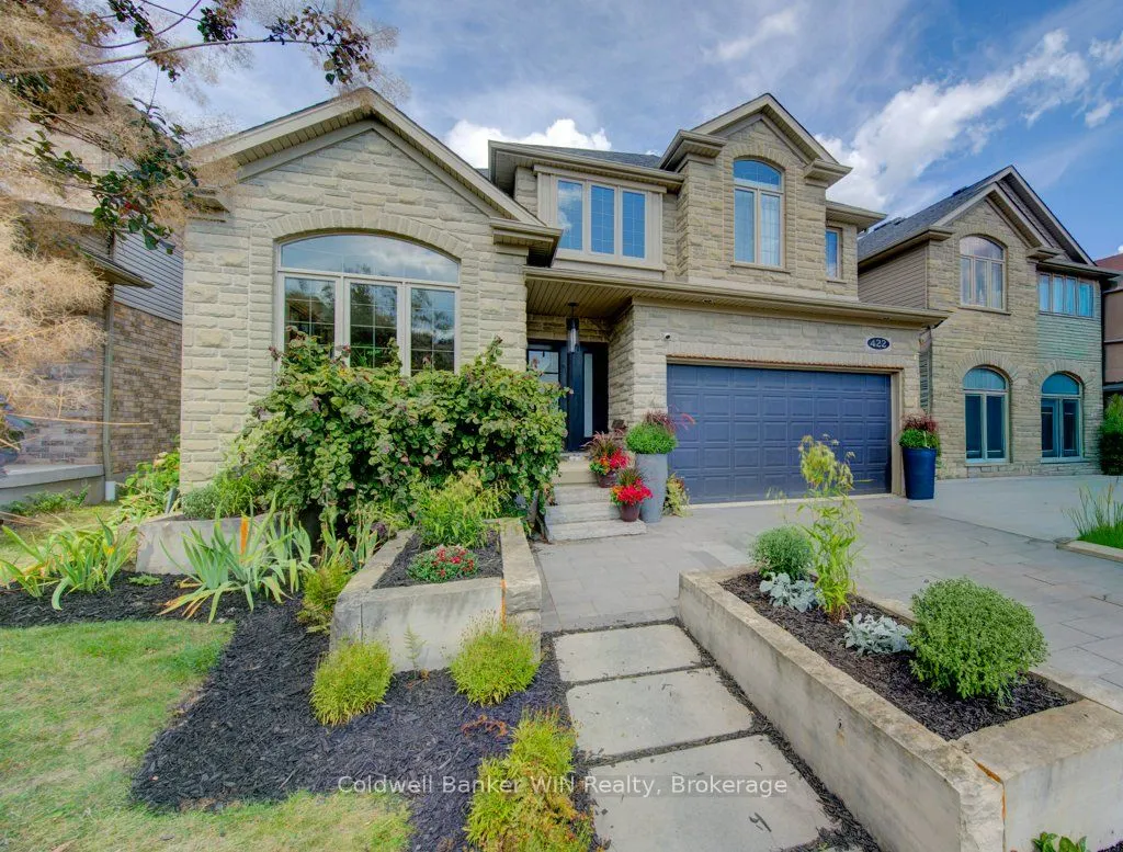 422 Rideau River Street