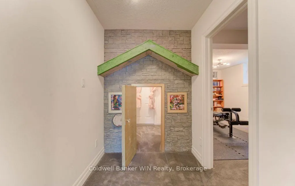 422 Rideau River Street