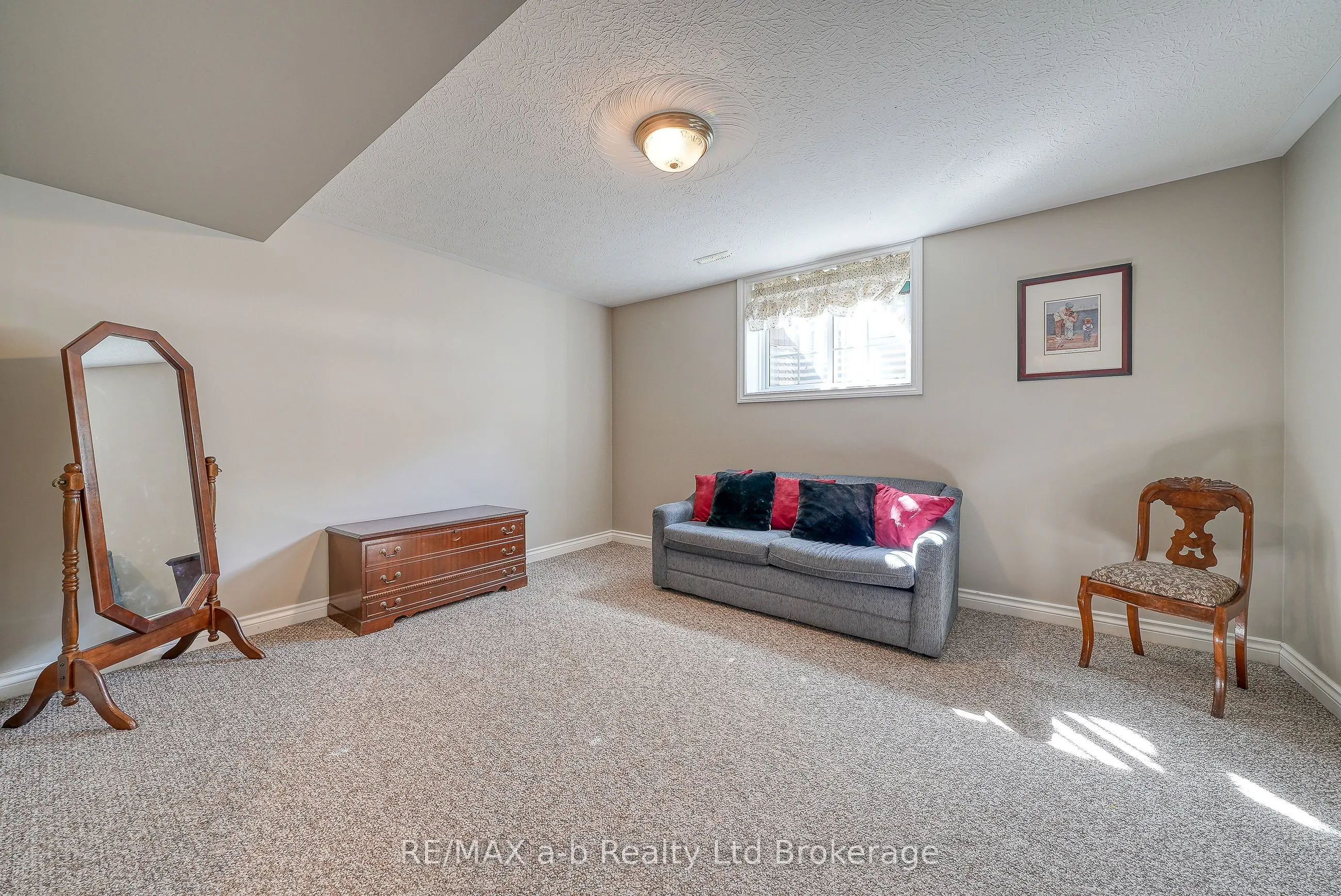 17 Palmer Street W