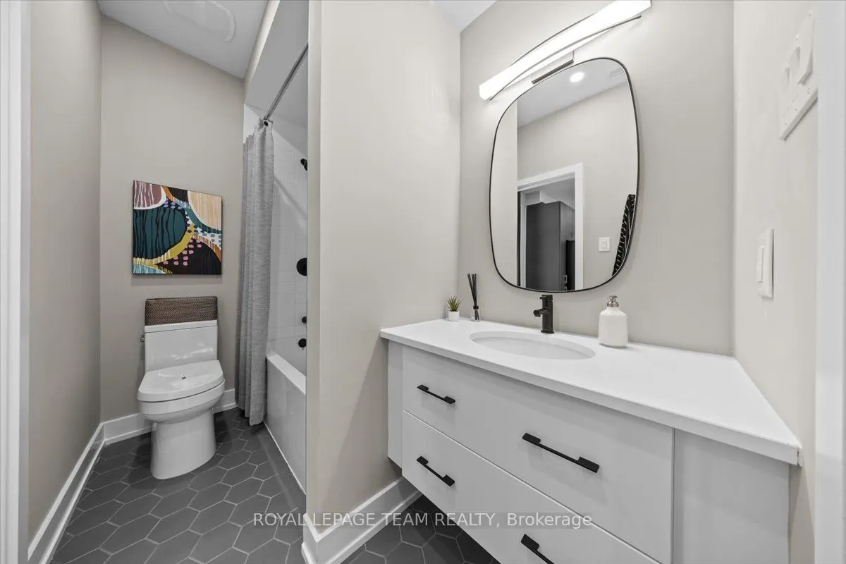 2370 Tenth Line Road, #214