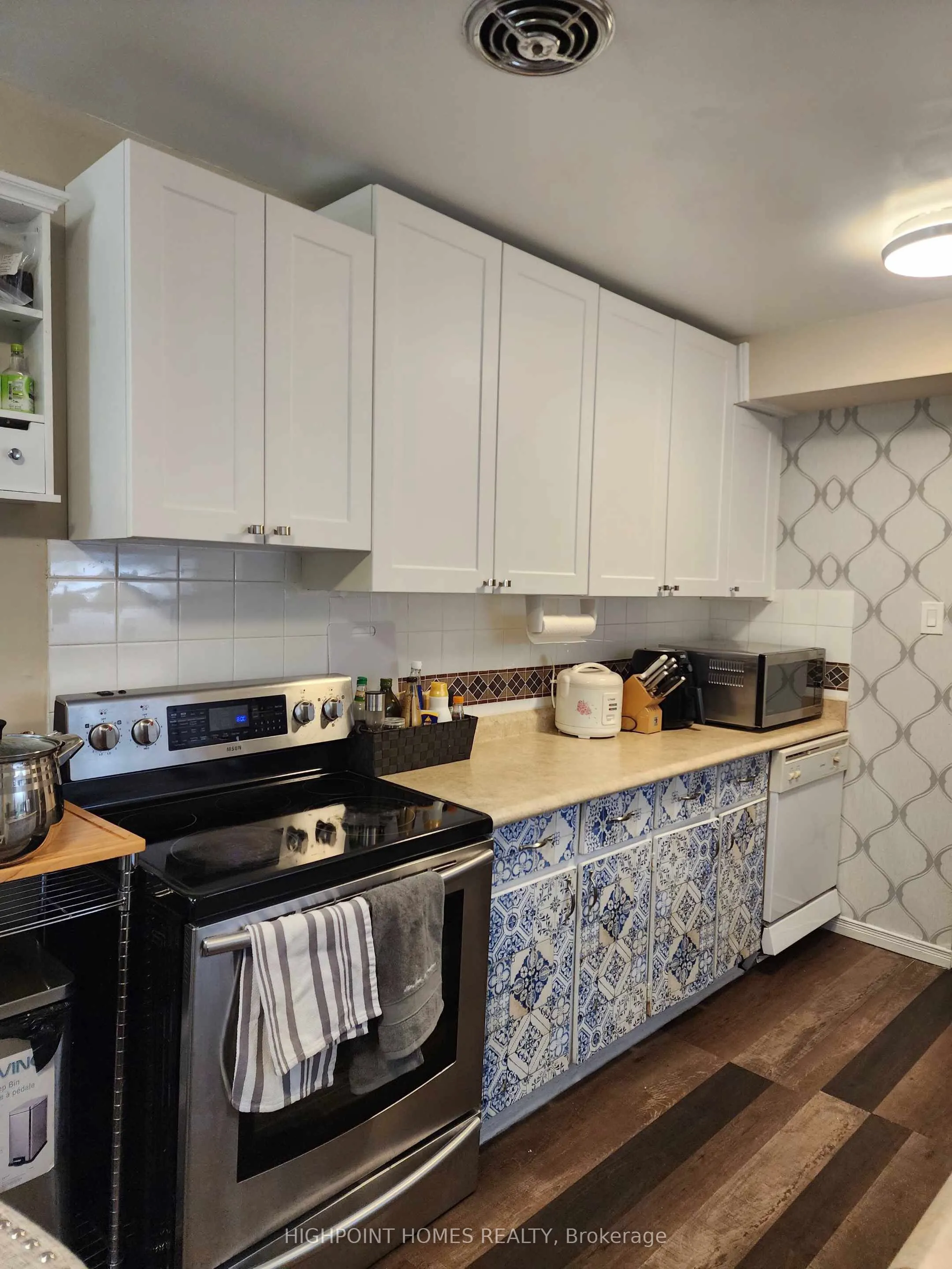 215 Boullee Street, #30
