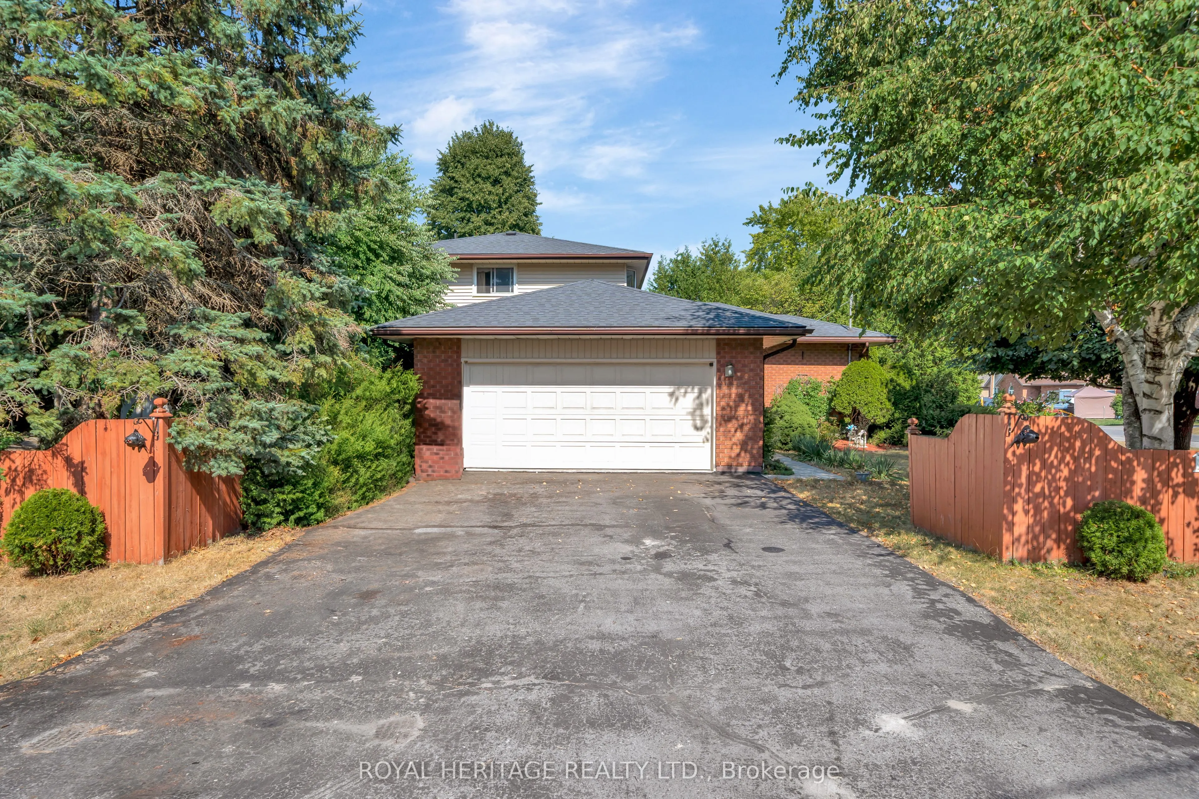 15 Iroquois Avenue