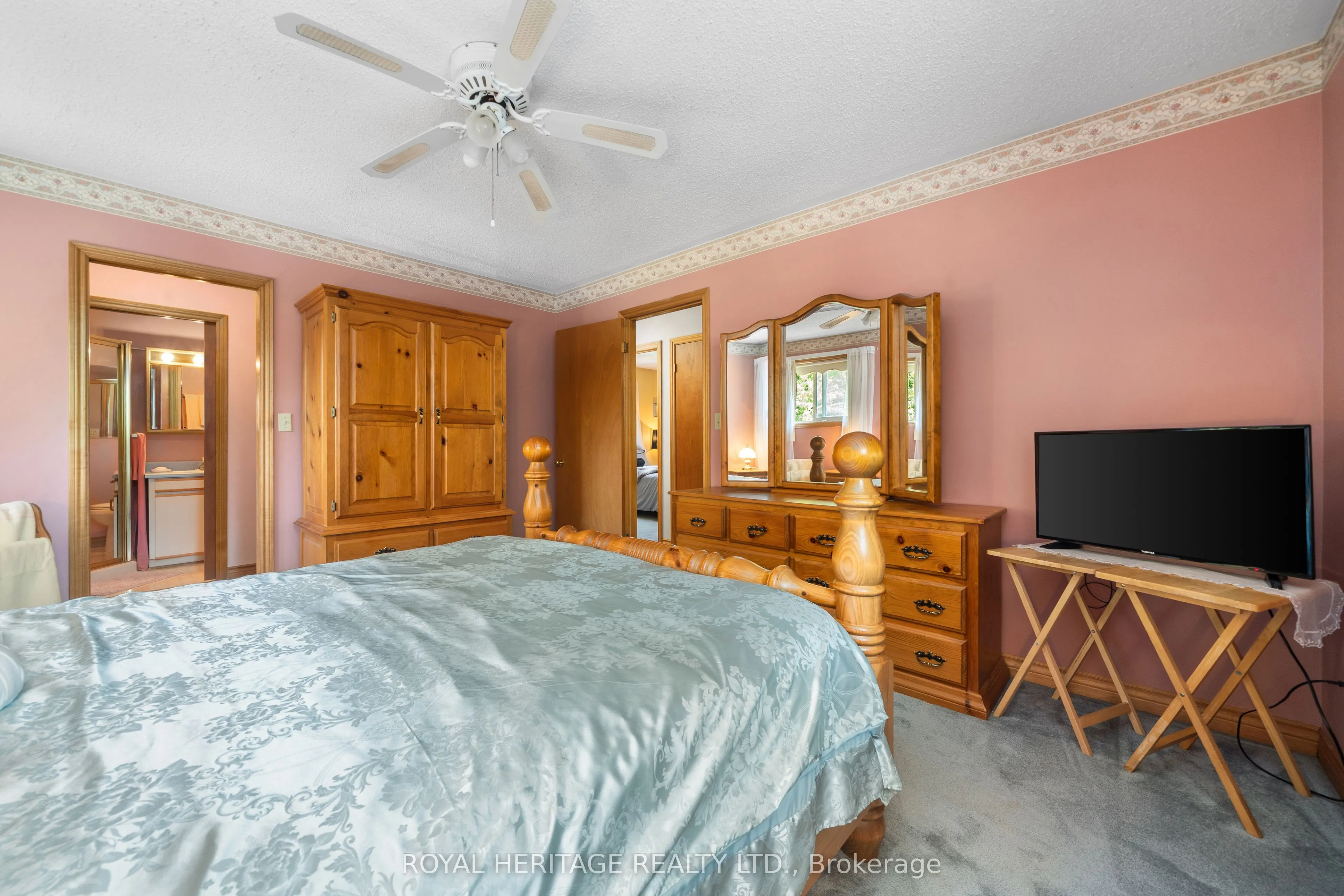 15 Iroquois Avenue