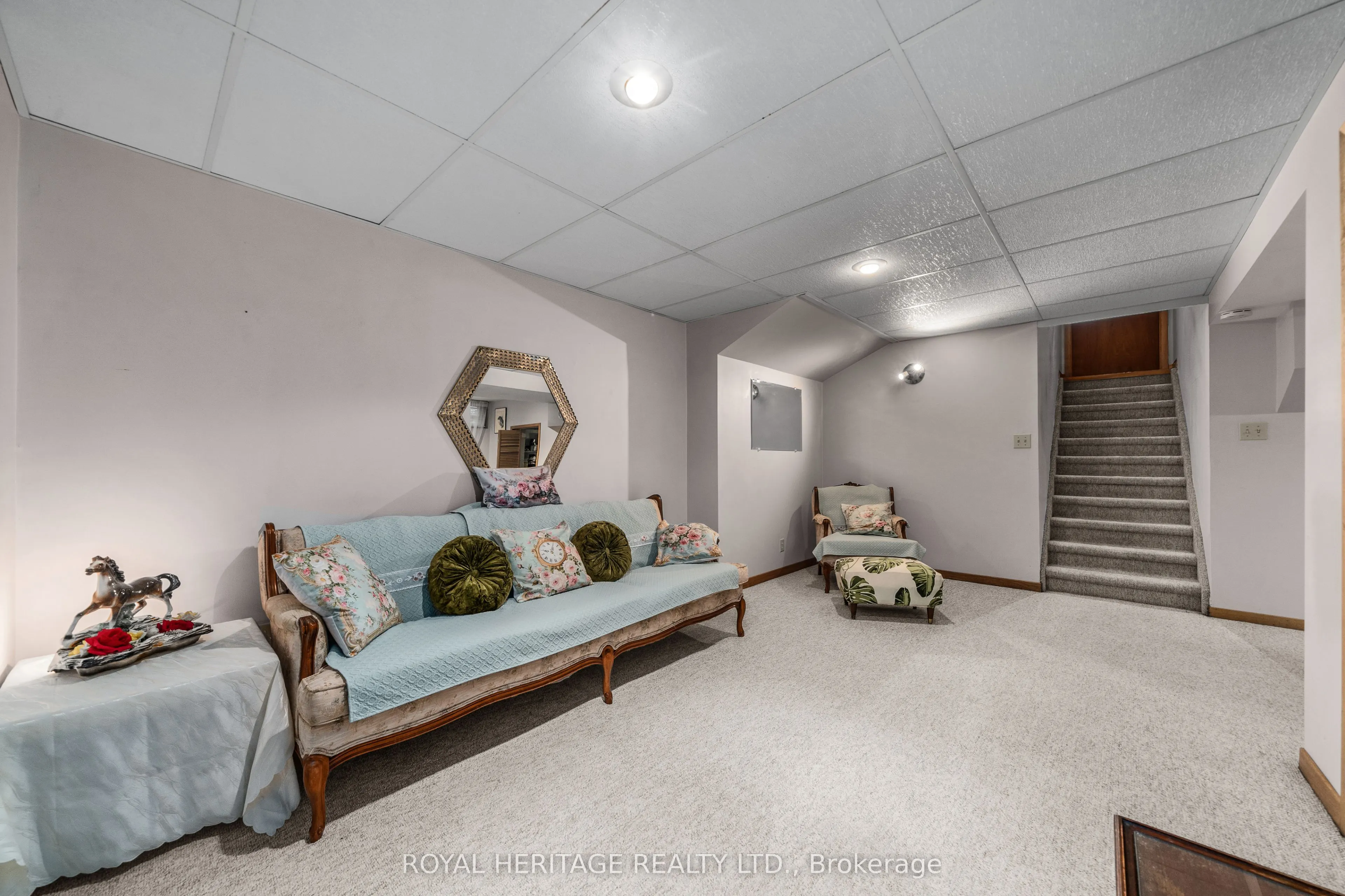 15 Iroquois Avenue
