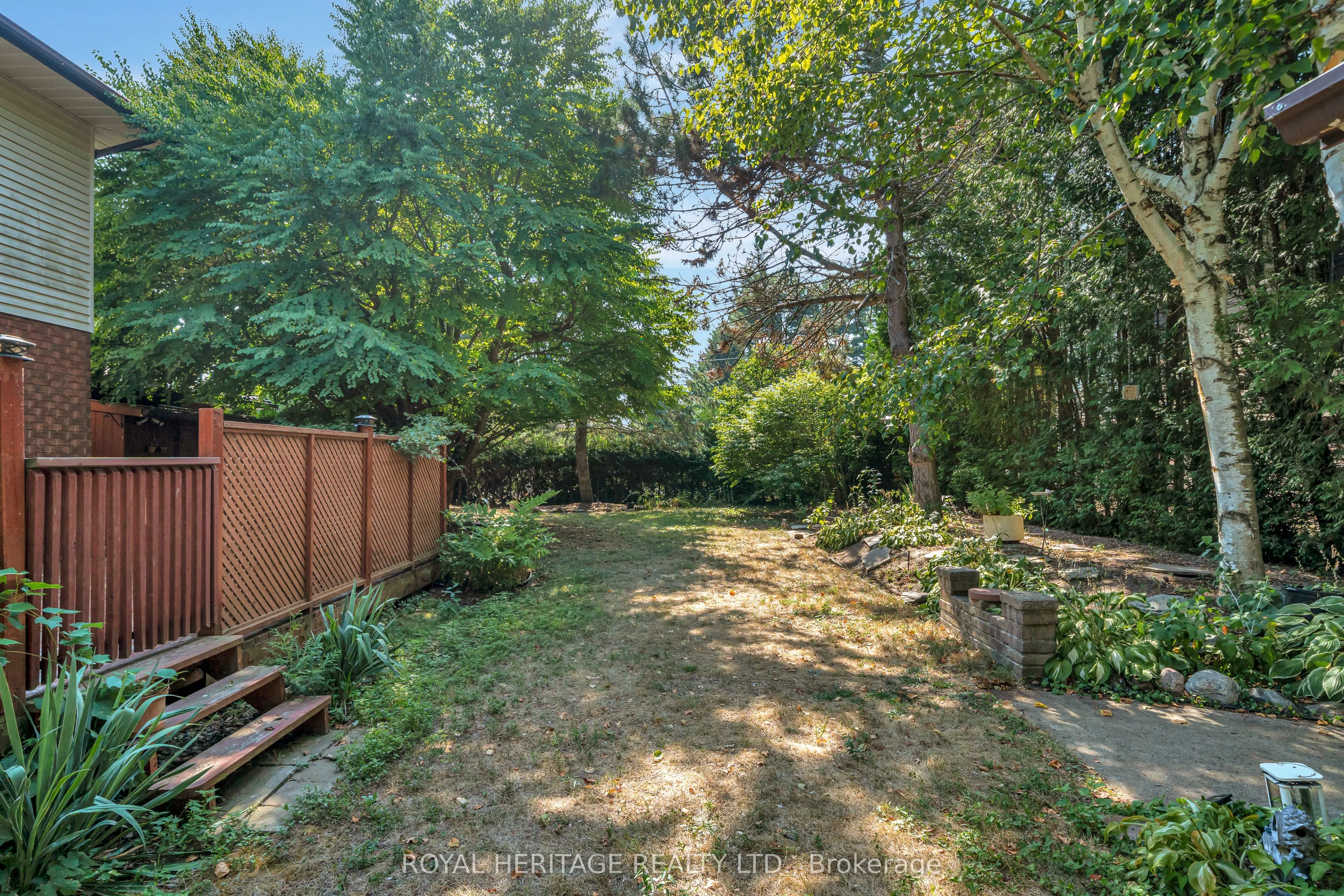 15 Iroquois Avenue