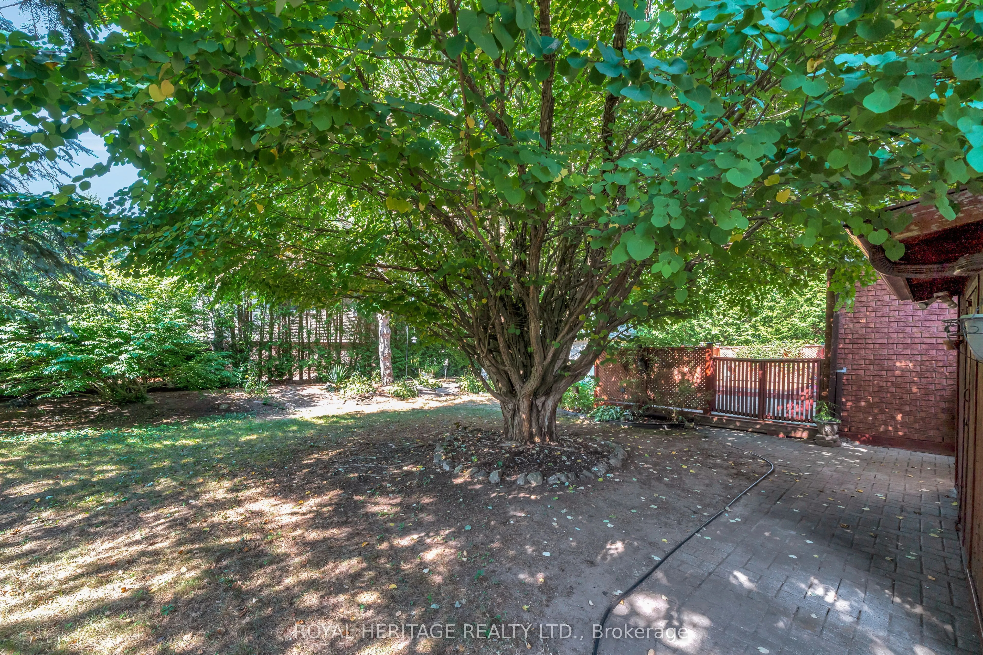 15 Iroquois Avenue