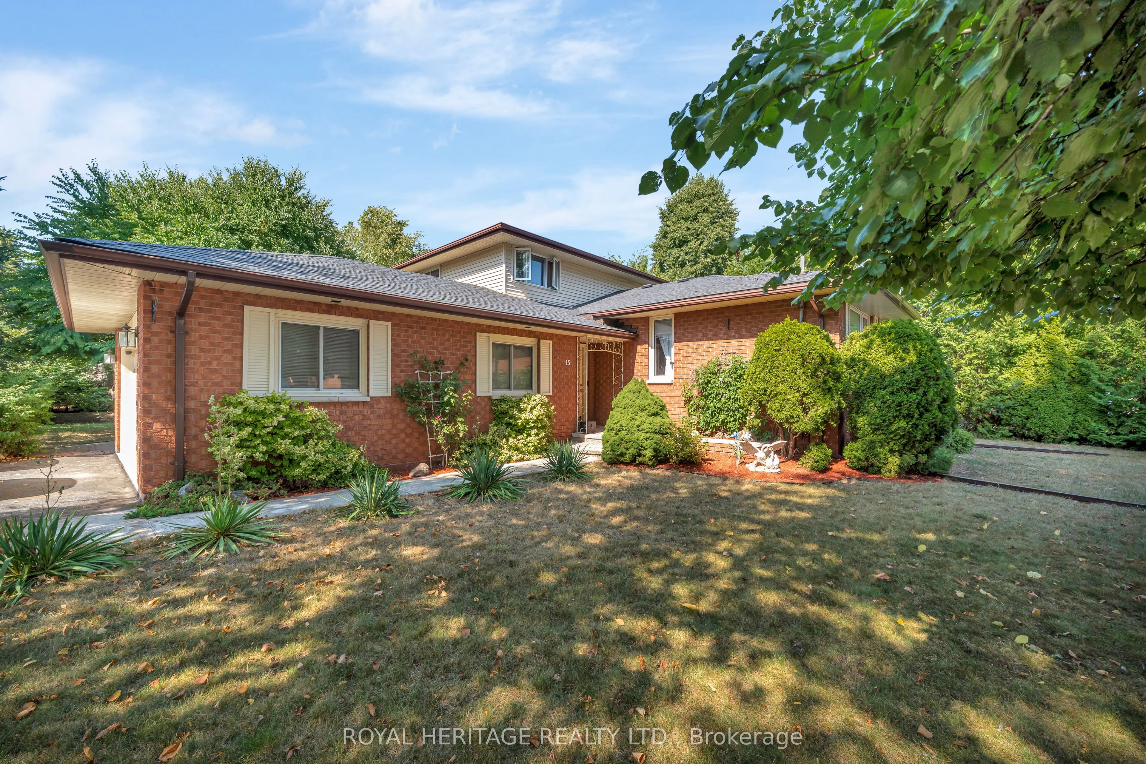 15 Iroquois Avenue