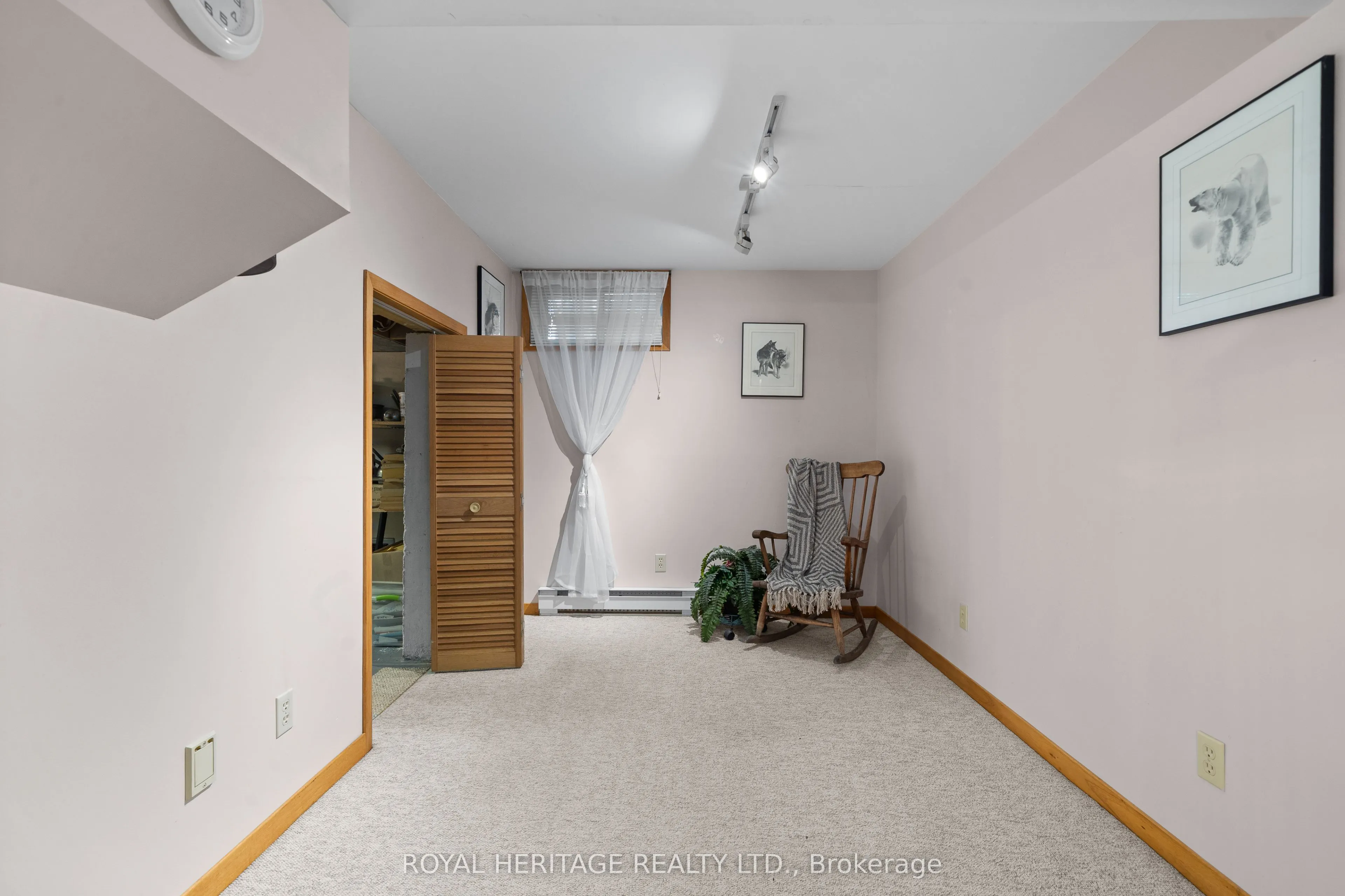 15 Iroquois Avenue