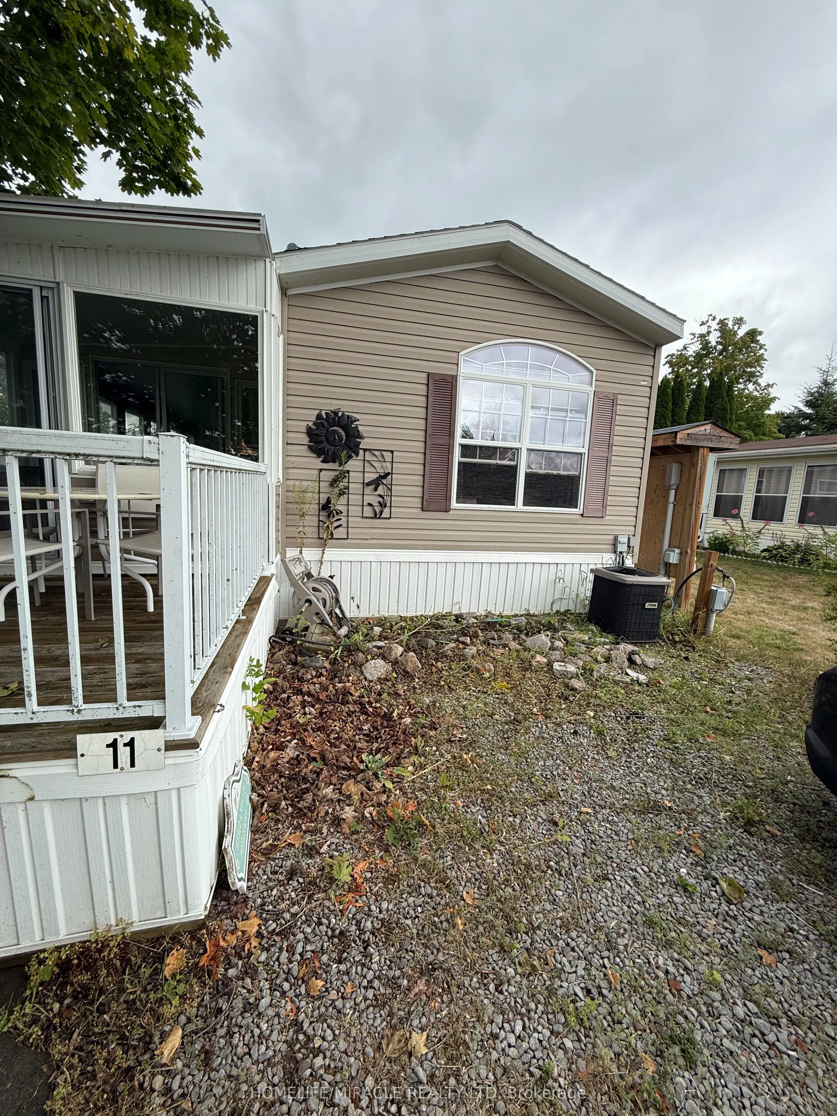 11 Grandview Drive