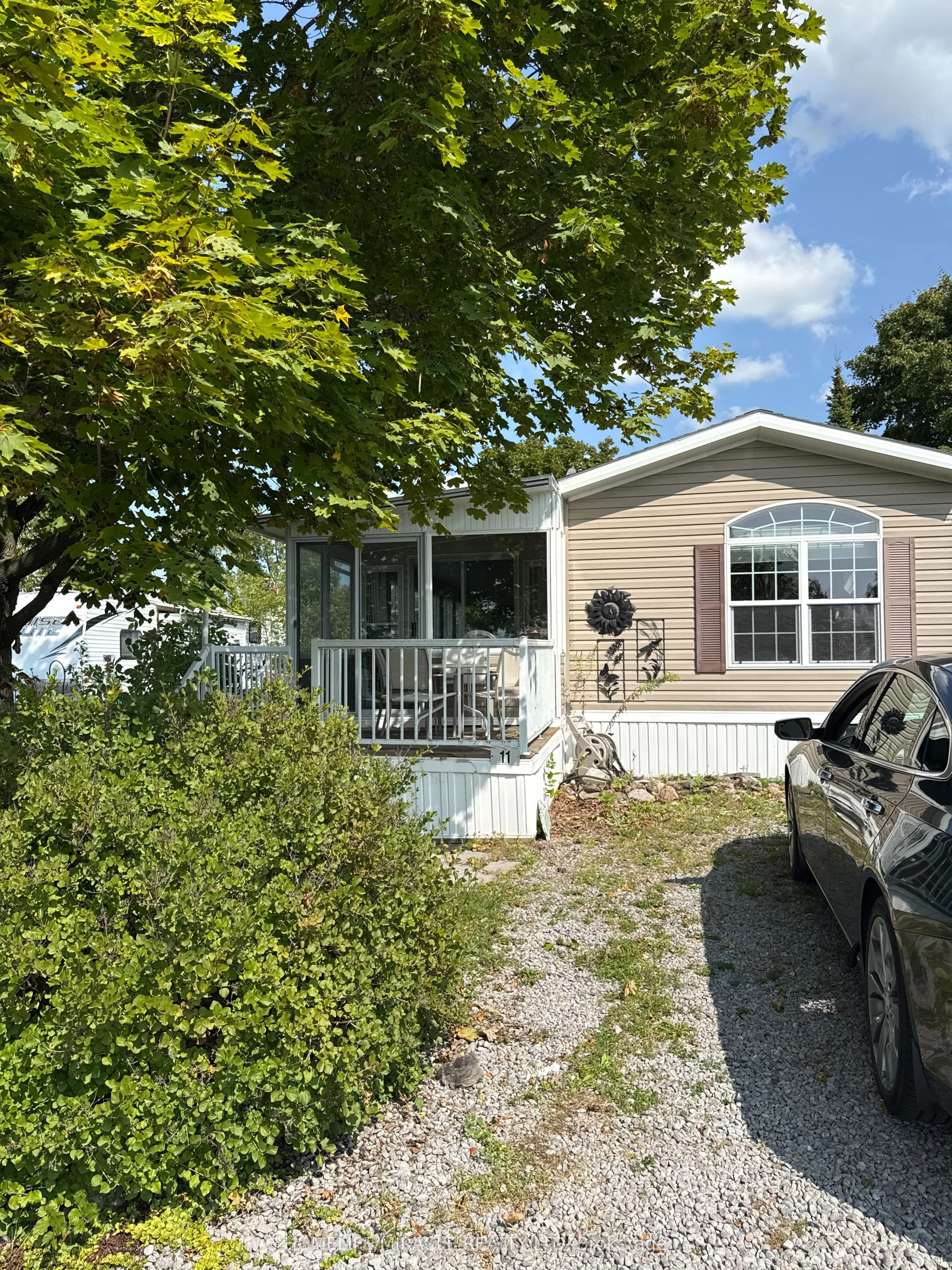 11 Grandview Drive