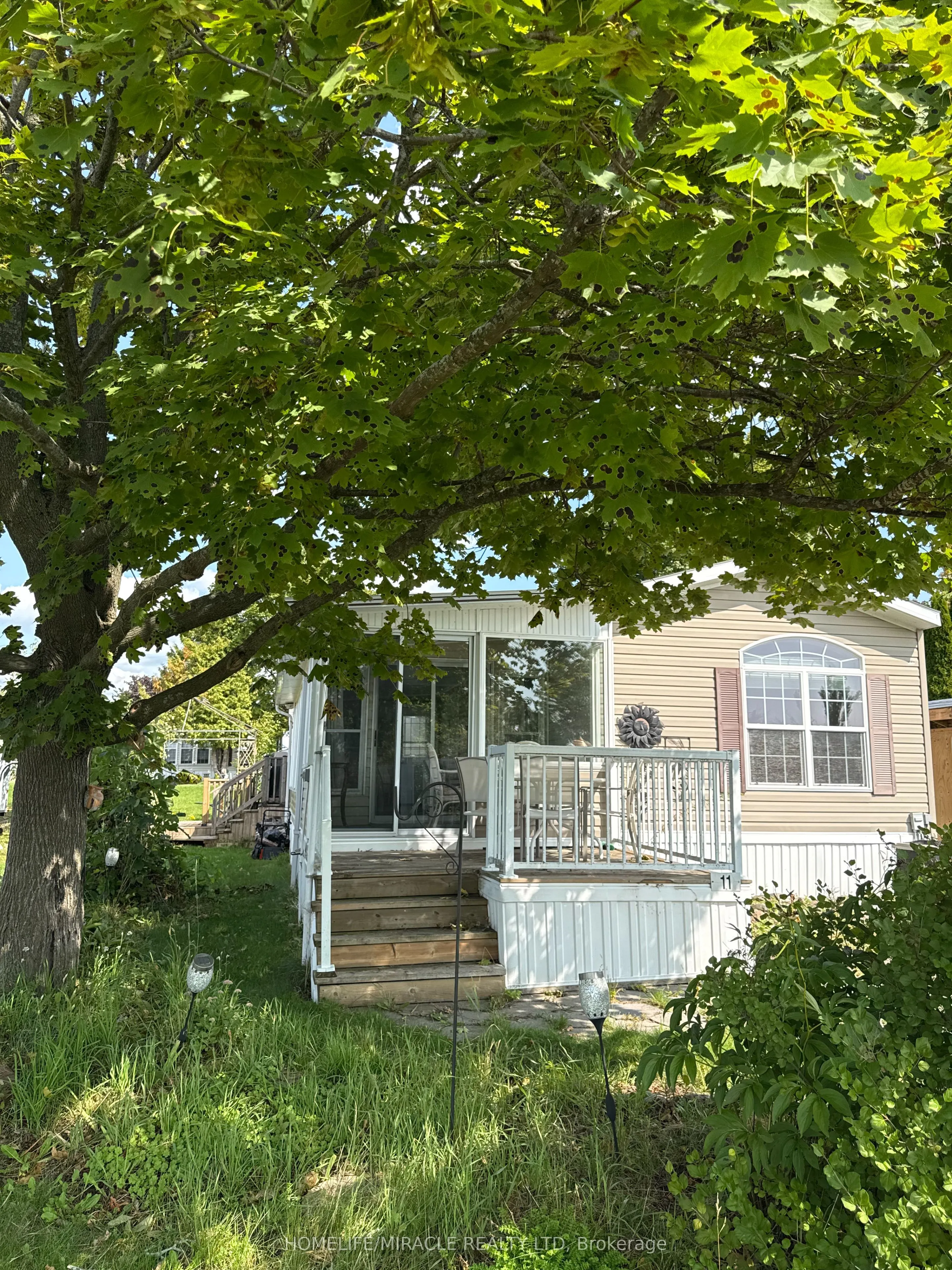 11 Grandview Drive