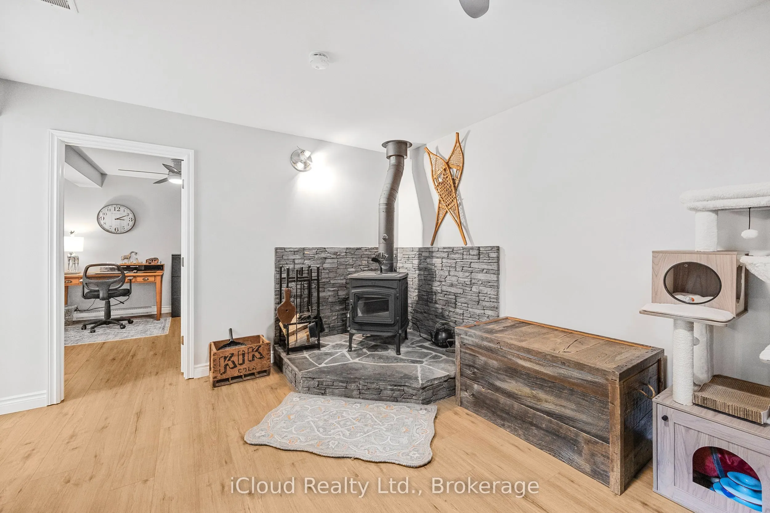 414156 41 b sideroad Street