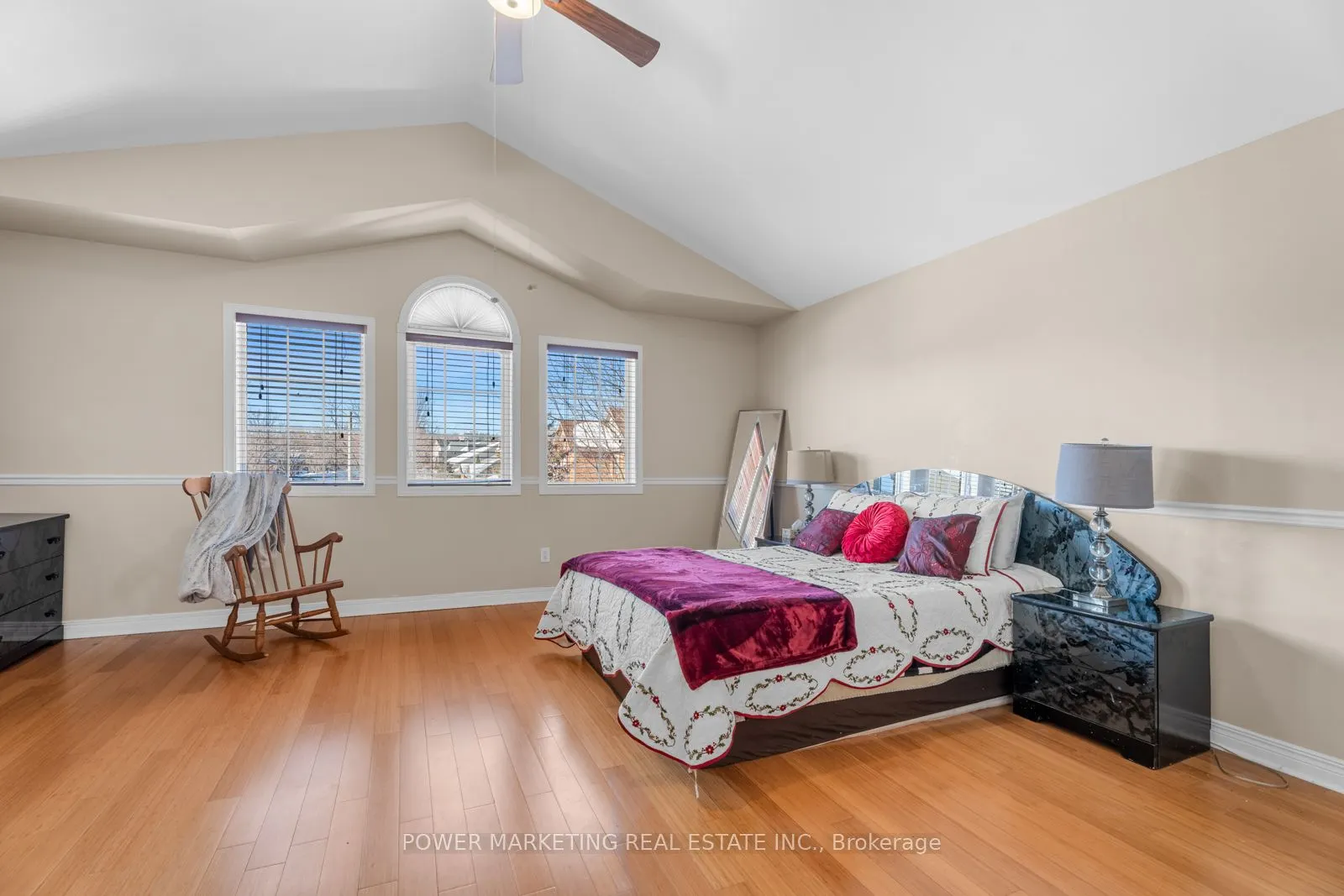 143 BOREALIS Crescent