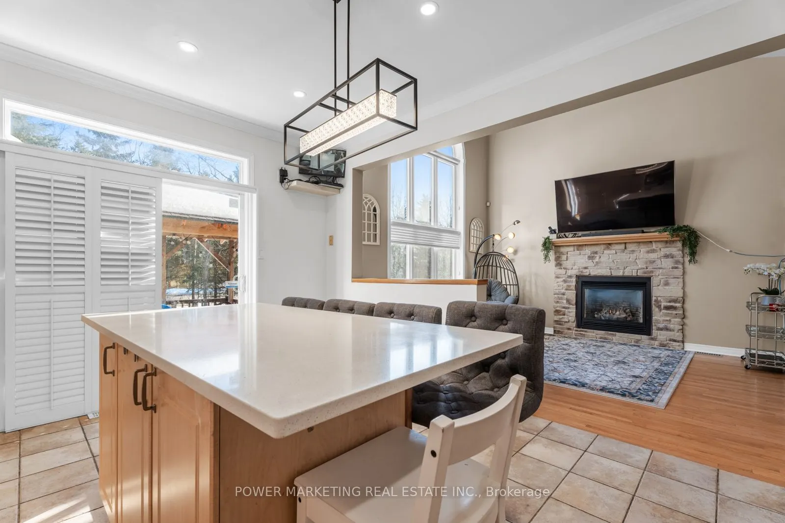 143 BOREALIS Crescent