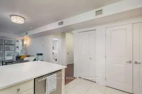 242 Rideau Street, #505