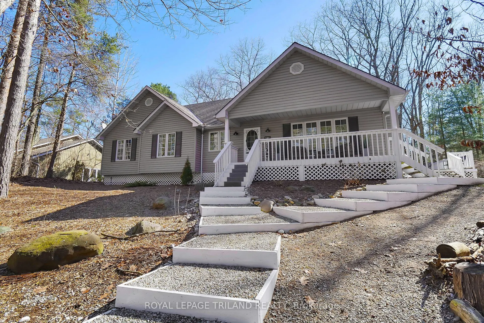 9945 RIVERVIEW Road