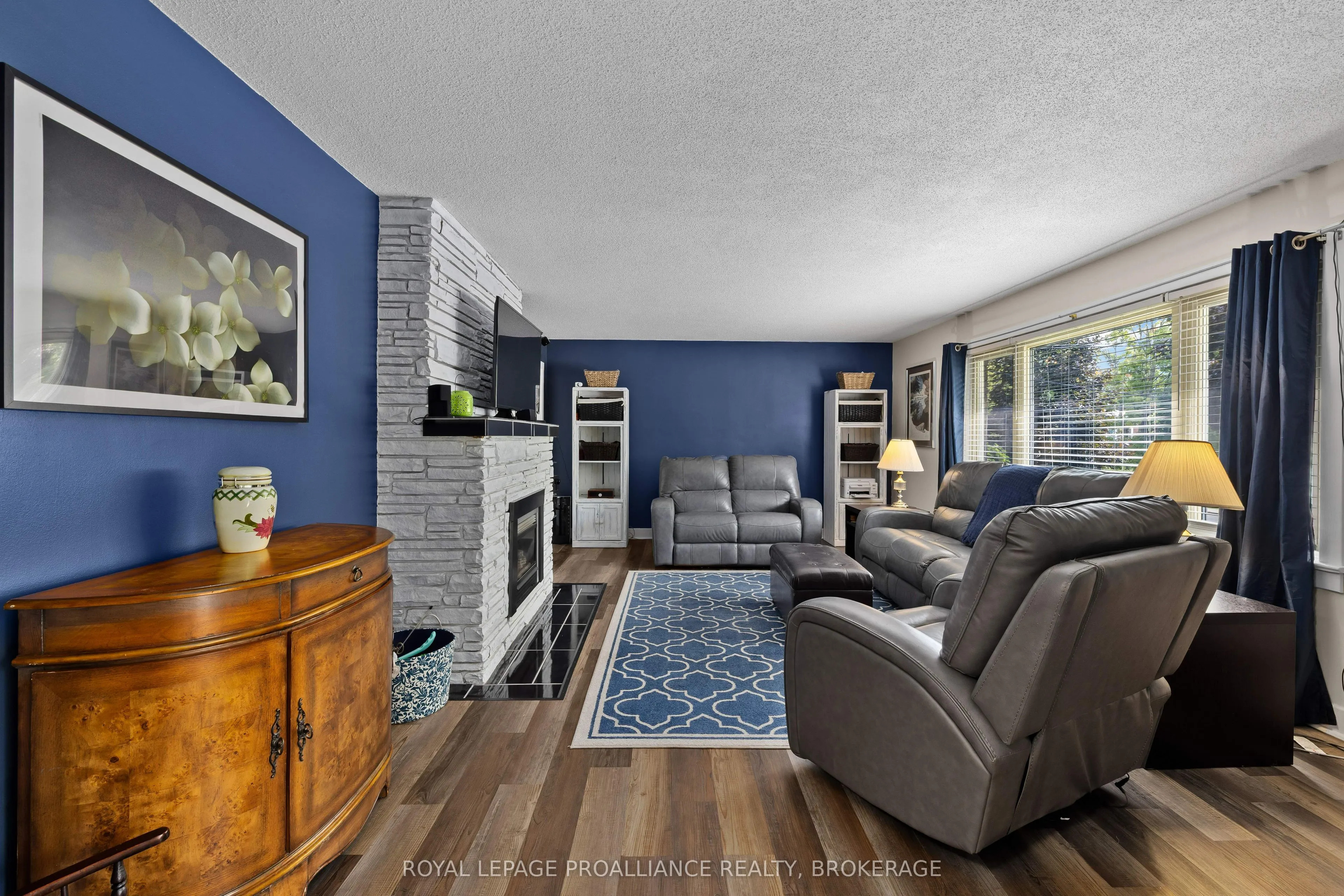 145 Bridge Street W