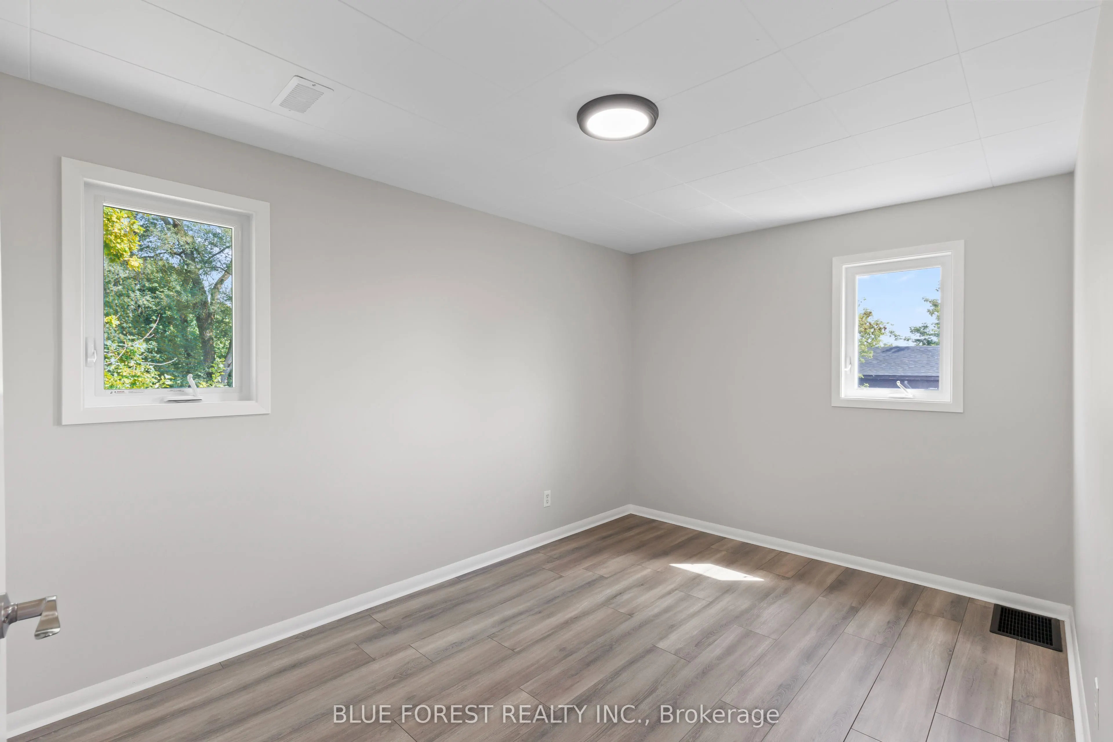 7065 Longwoods Road