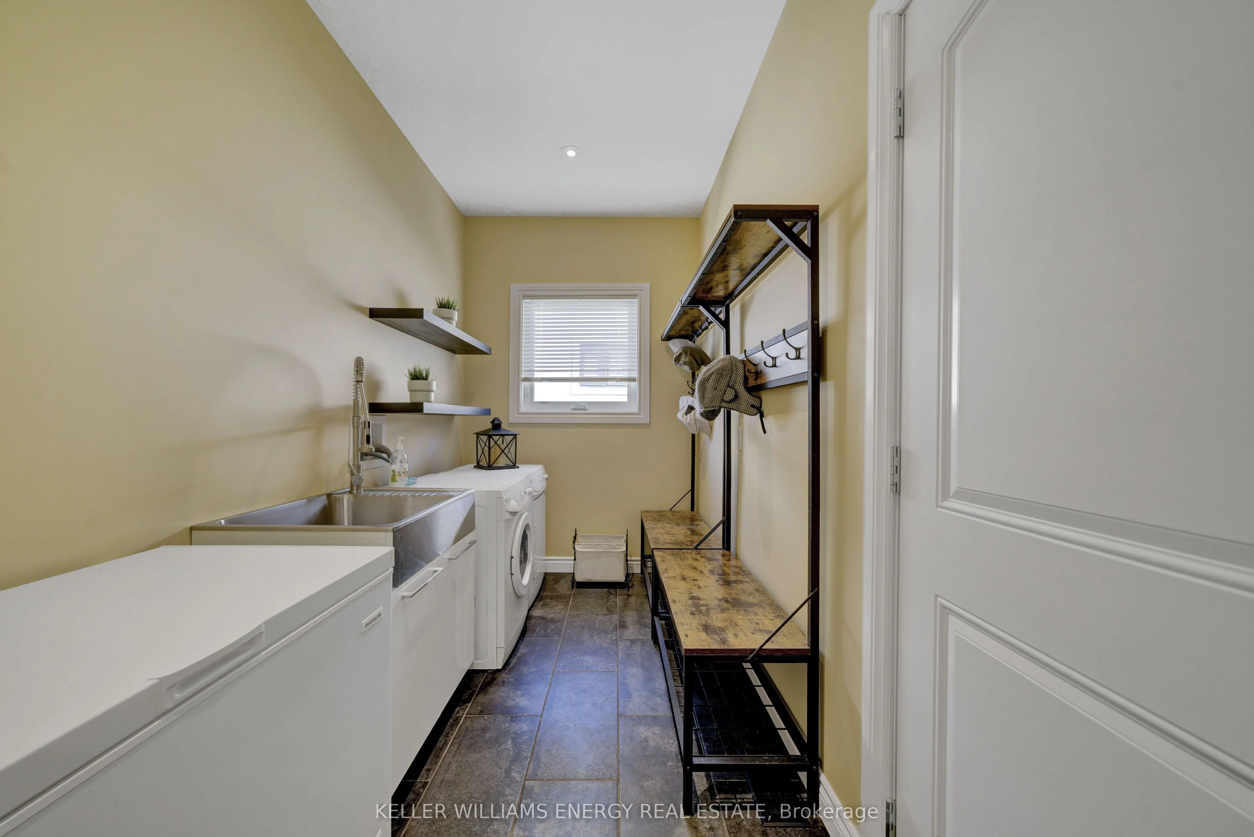 4 Prinyers Drive