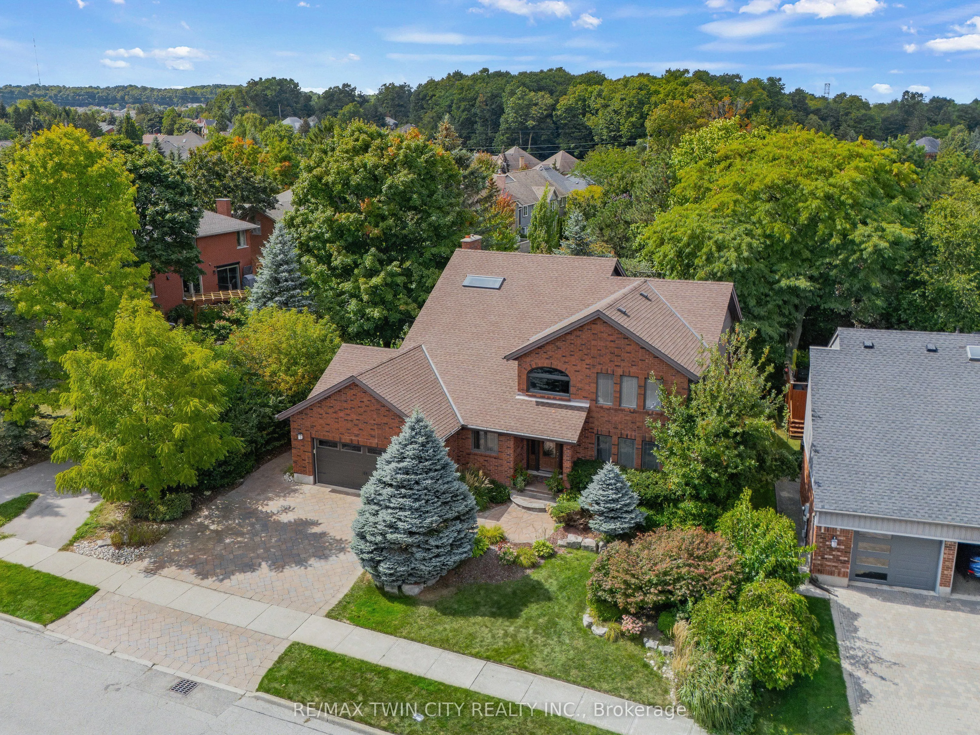 325 Wyecroft Boulevard