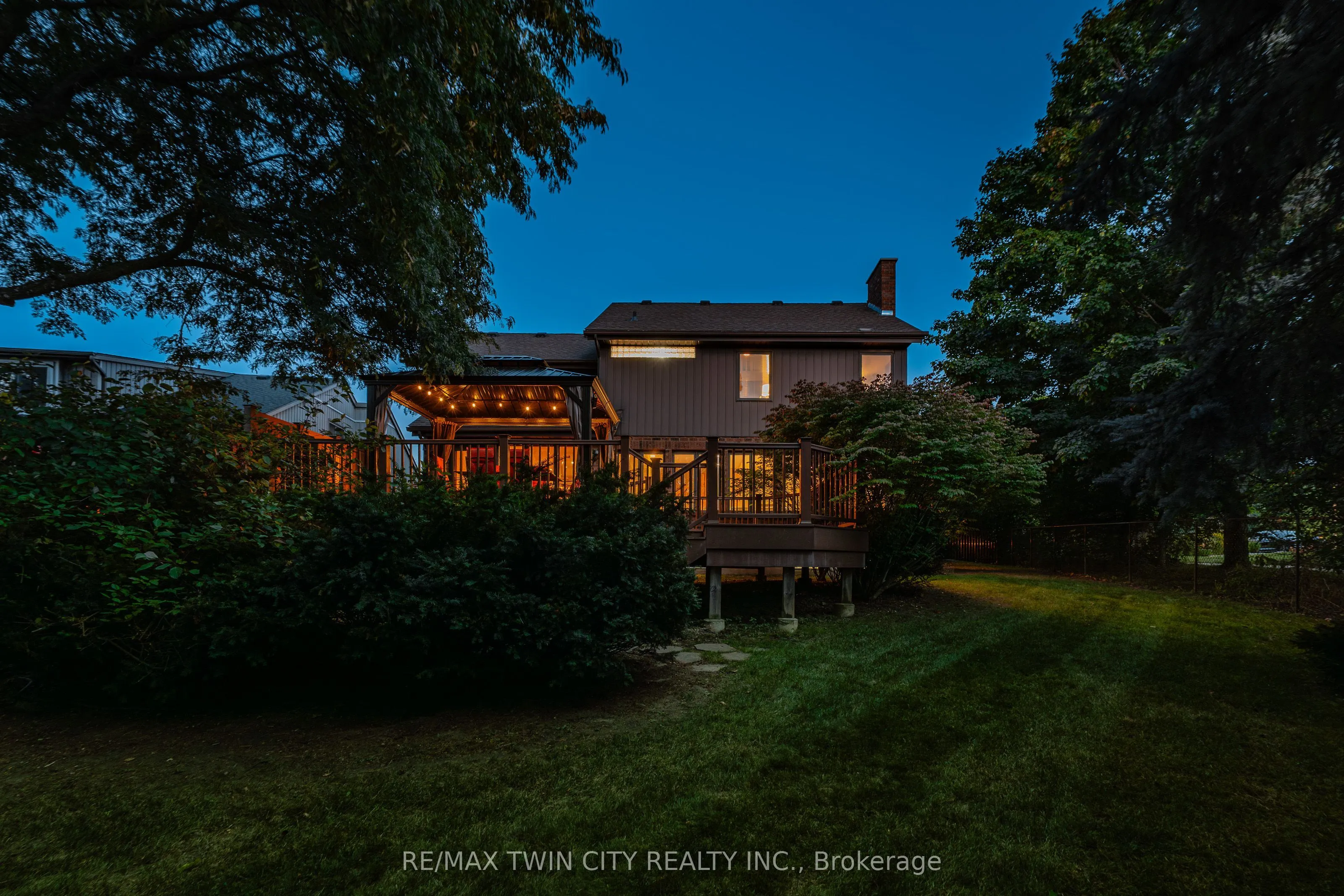 325 Wyecroft Boulevard