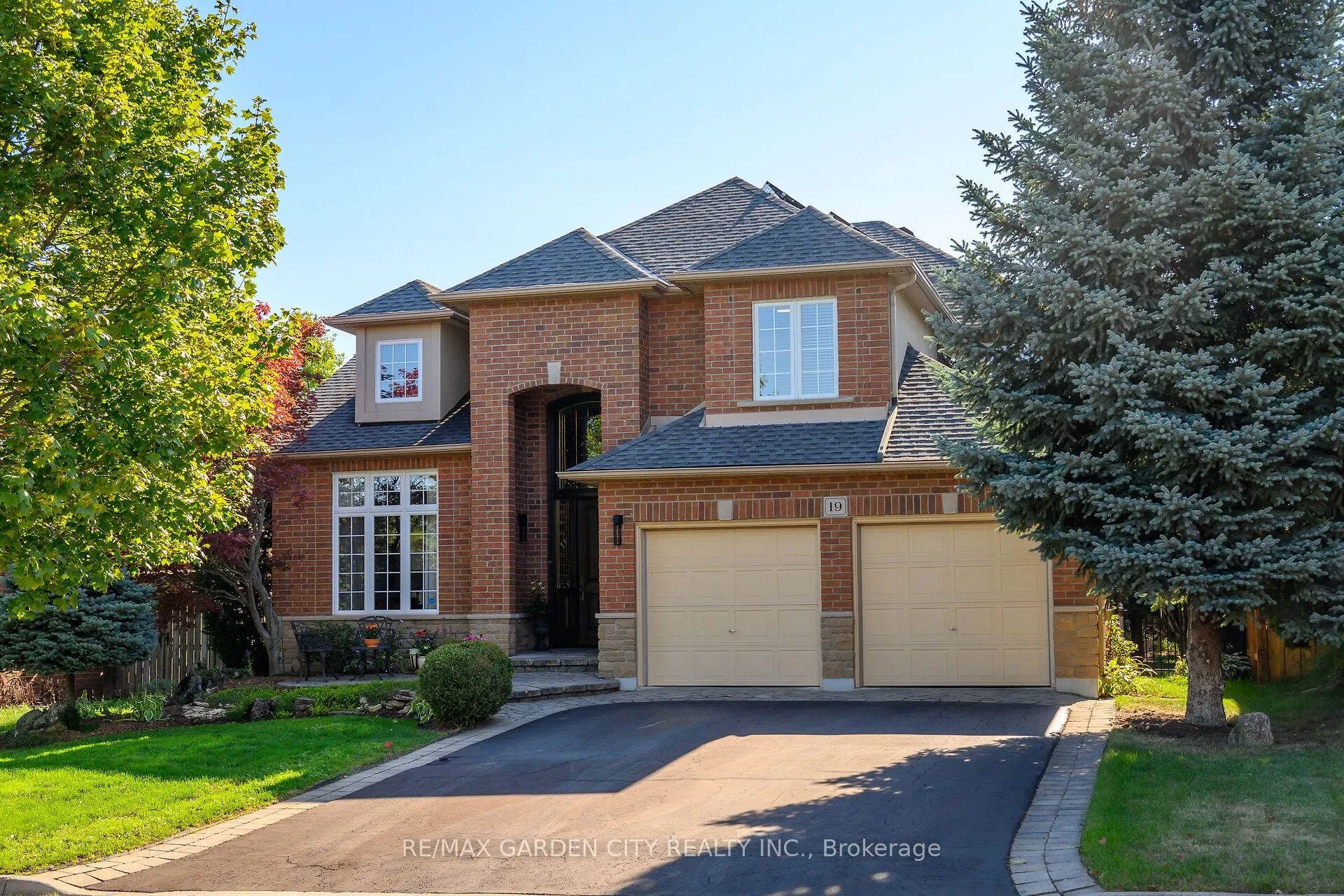 19 Golf Woods Drive