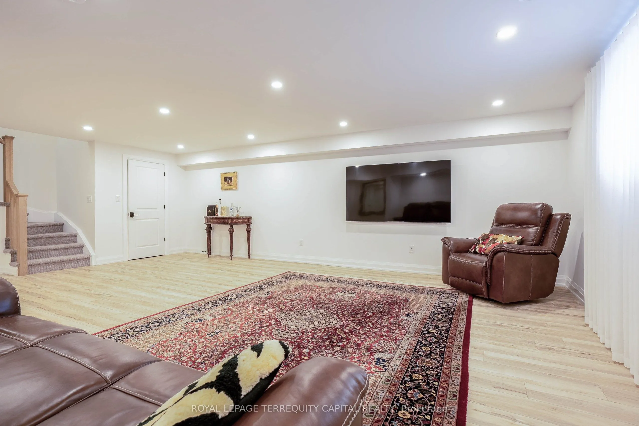 8974 Willoughby Drive, #19